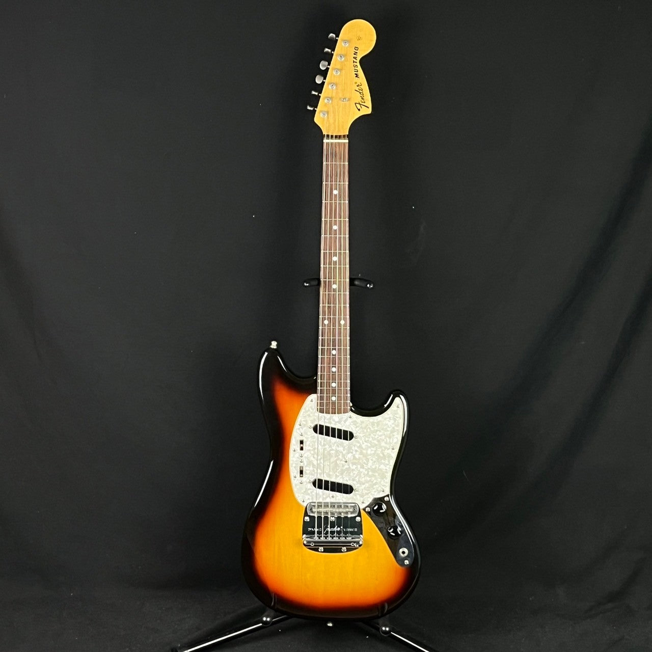 Fender Japan Mustang MG69 3TS RW | UNISOUND BANGKOK กีตาร์ไฟฟ้า  กีตาร์มือสอง เบสมือสอง สยามสแควร์