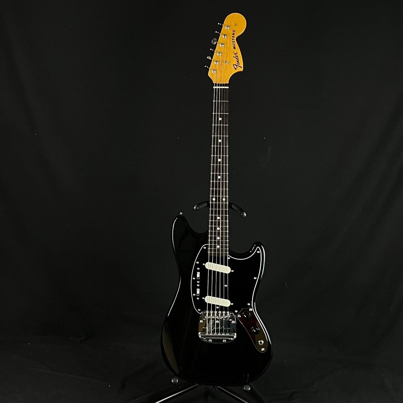 Fender Japan Classic 70s Mustang | UNISOUND BANGKOK กีตาร์ไฟฟ้า  กีตาร์มือสอง เบสมือสอง สยามสแควร์