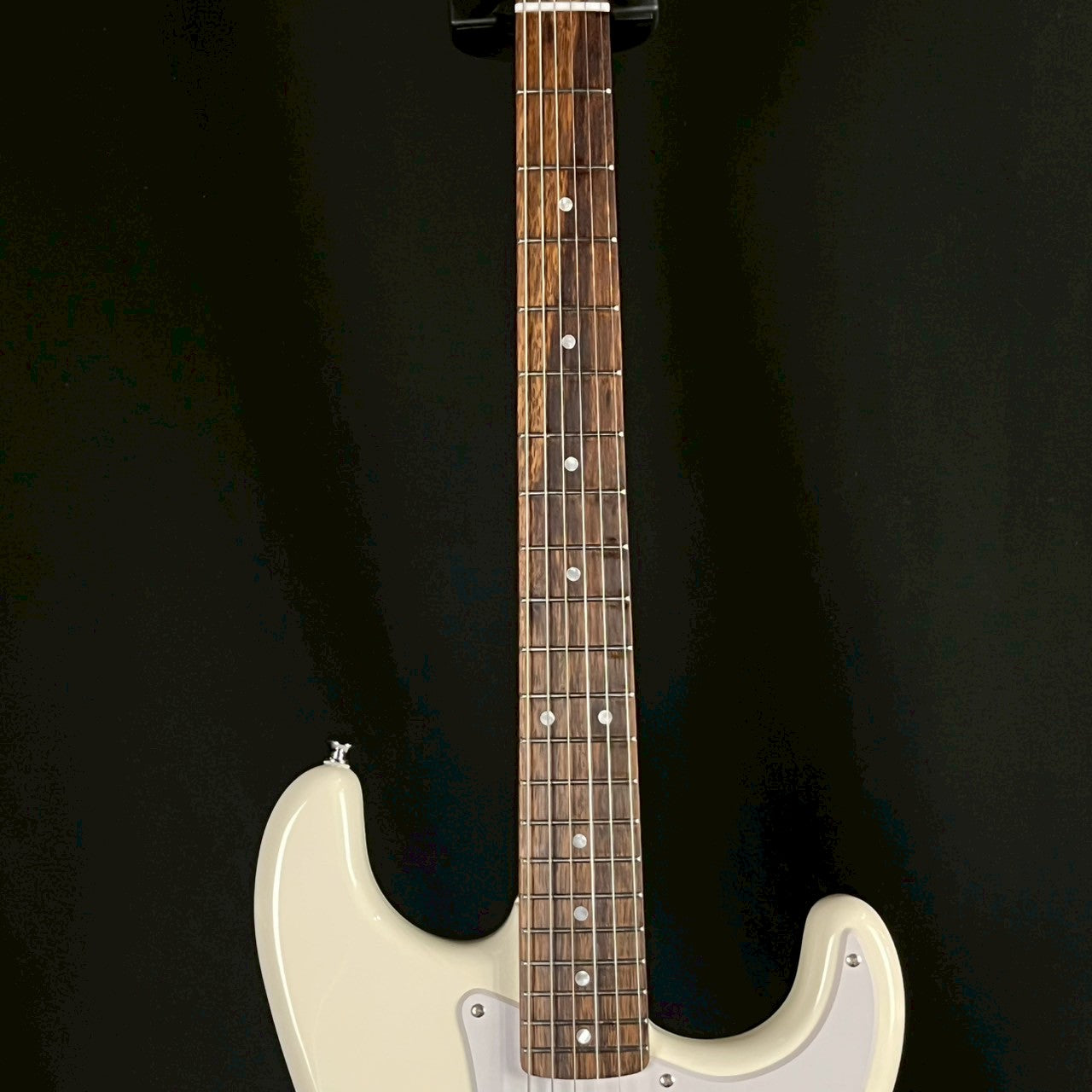Squier FSR Stratocaster HSS