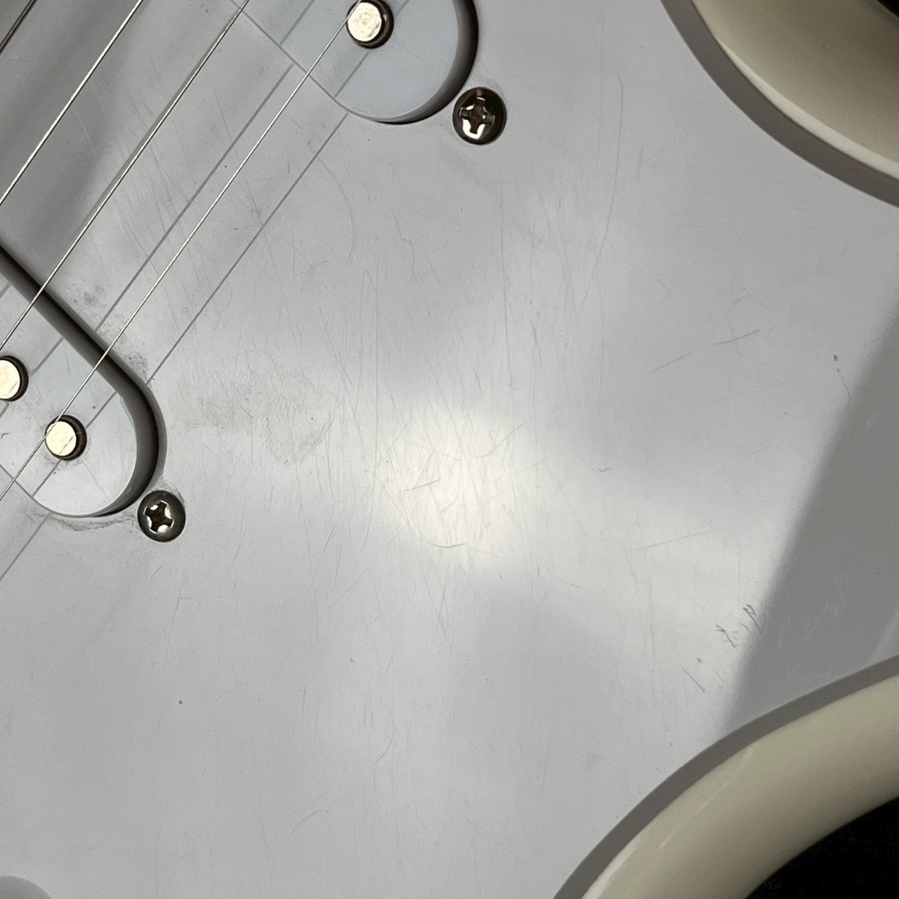 Squier FSR Stratocaster HSS
