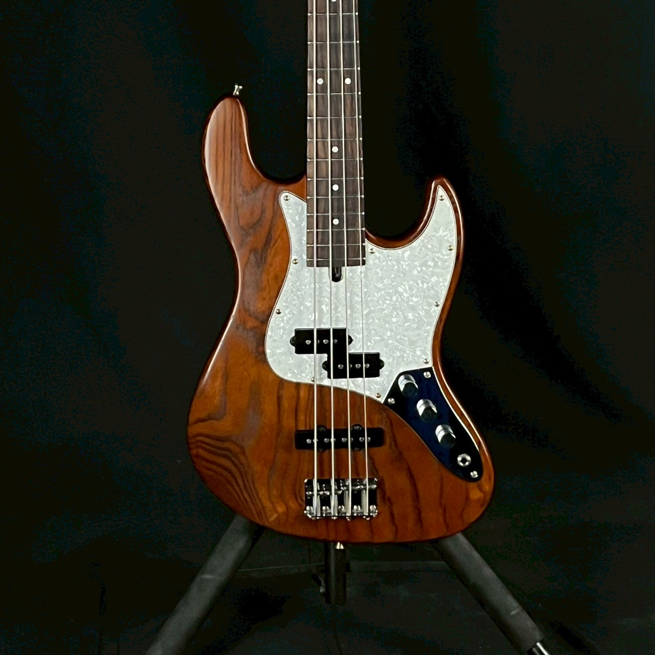 Bacchus YJM-600R-ASH Bass