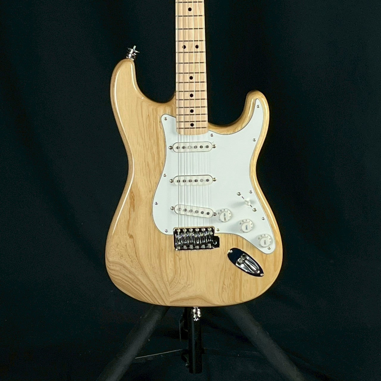 Fender Japan Traditional ll 70s Stratocaster 2023