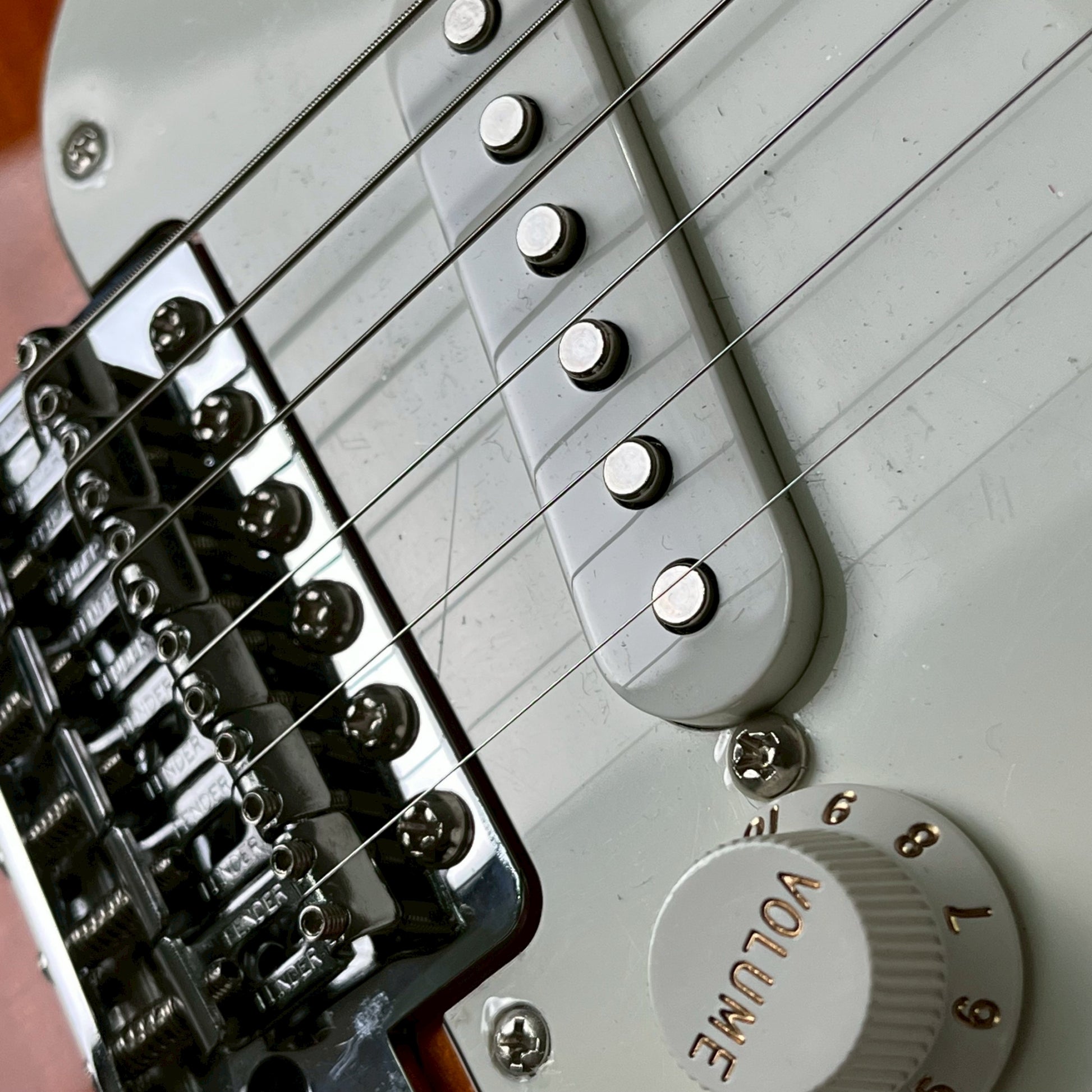 Fender Standard Stratocaster Plus Top 2017