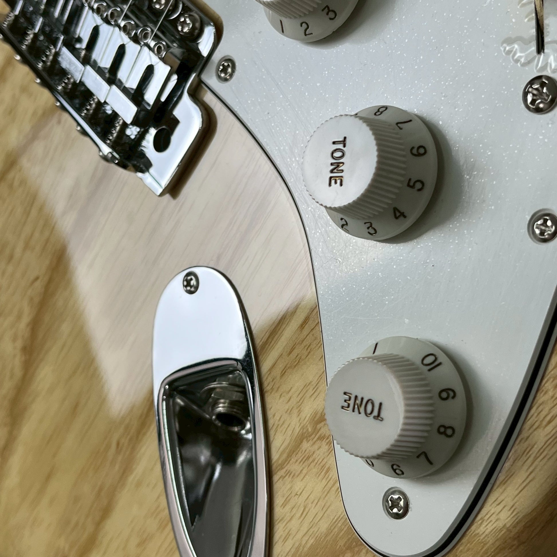 Fender Japan Traditional ll 70s Stratocaster 2023