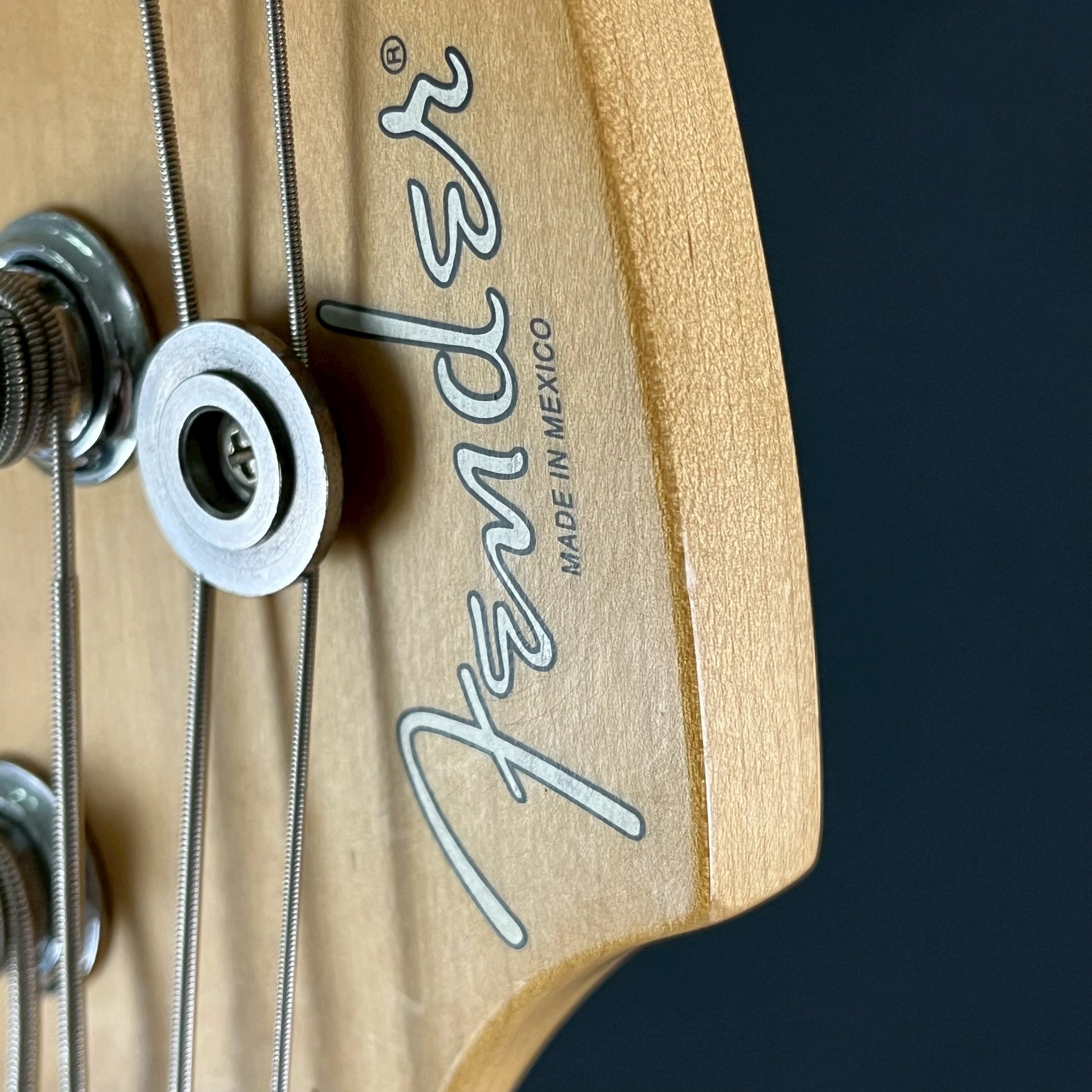 Fender Mexico Deluxe Active Jazz Bass 2011
