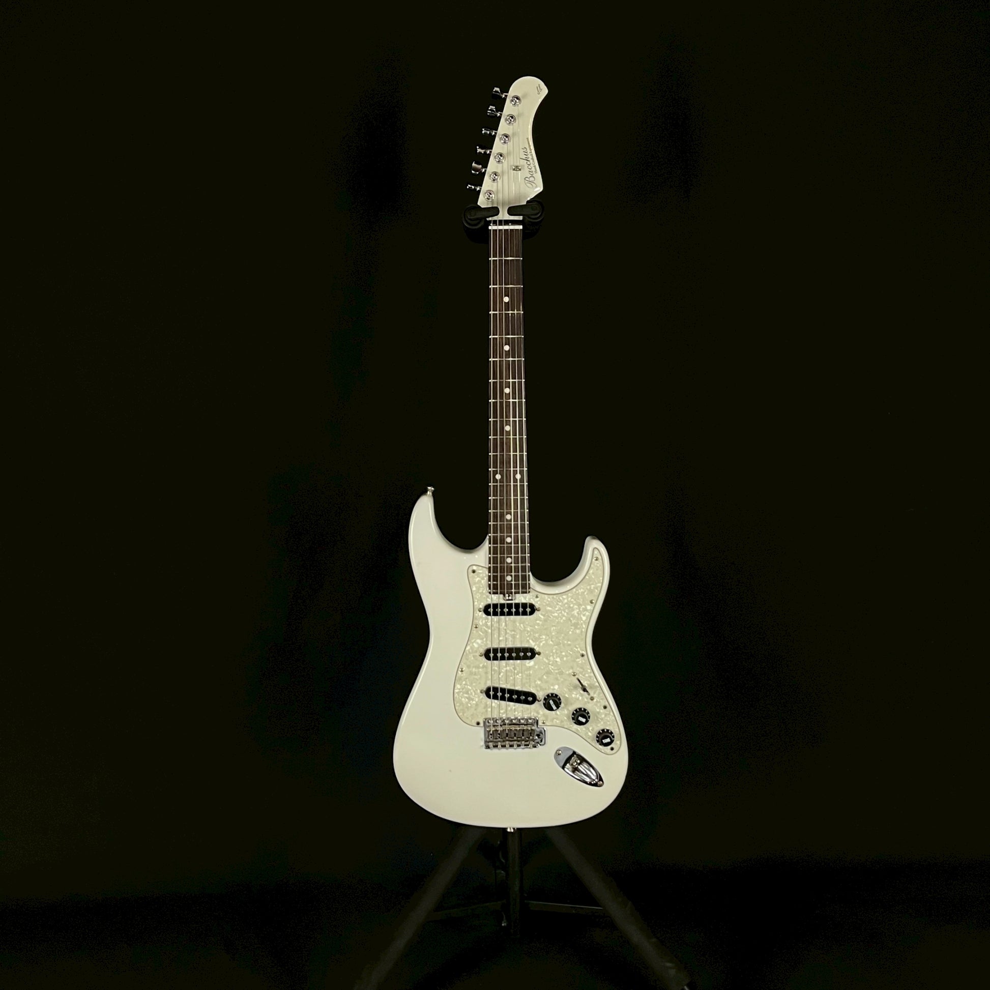 Bacchus Global Series GP-001