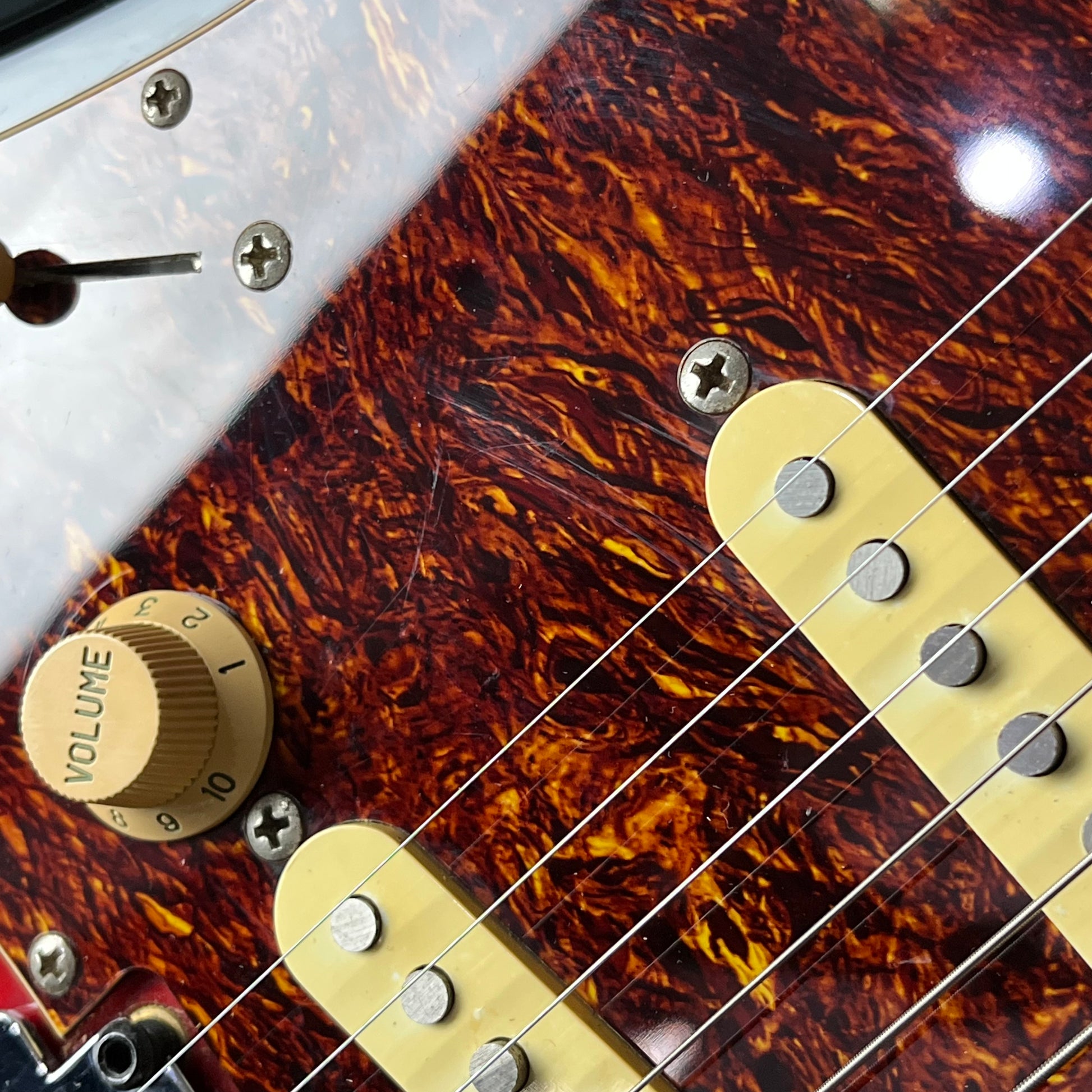 Squier Standard Stratocaster Left-Hand ** Body Crack **