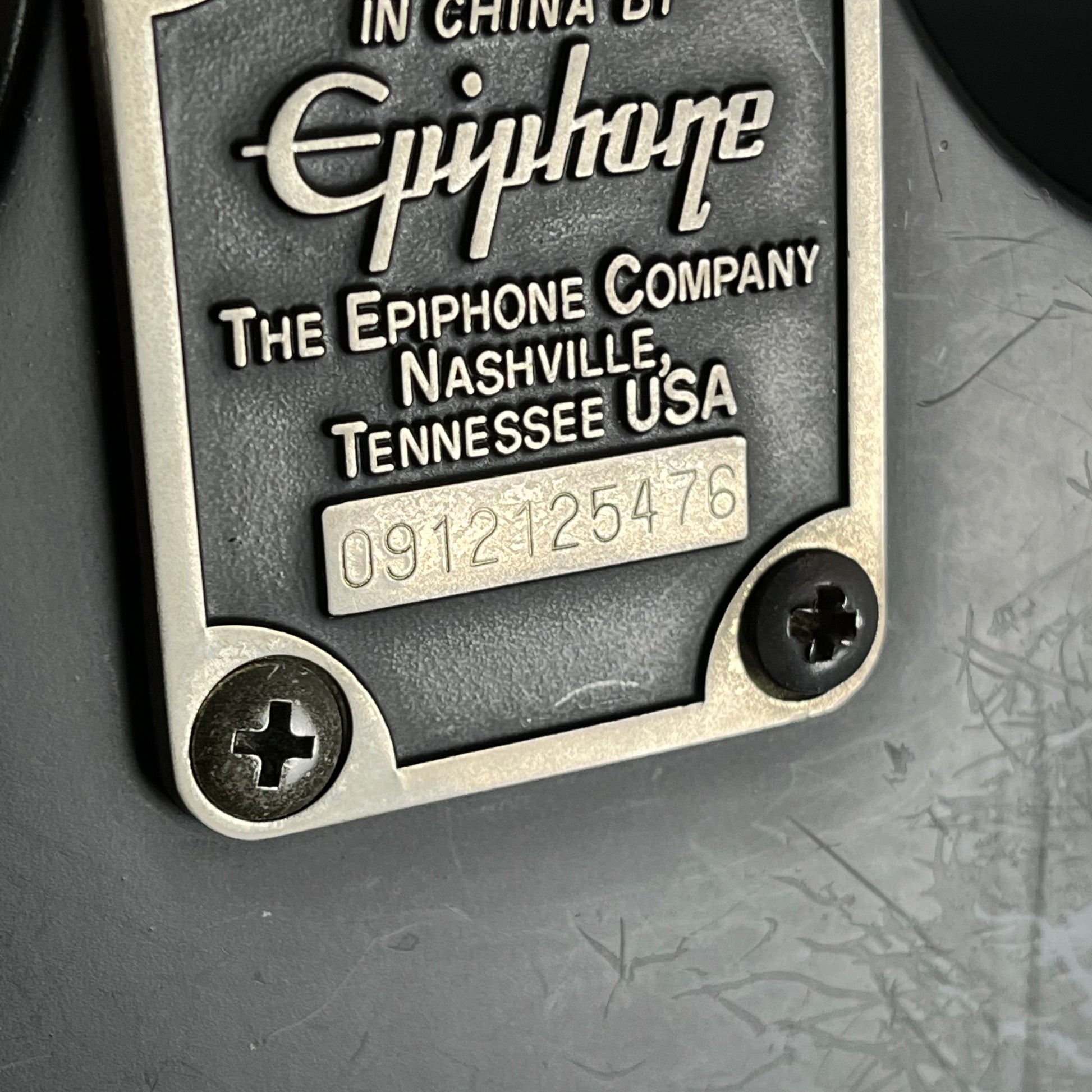 Epiphone Goth Thunderbird IV Bass