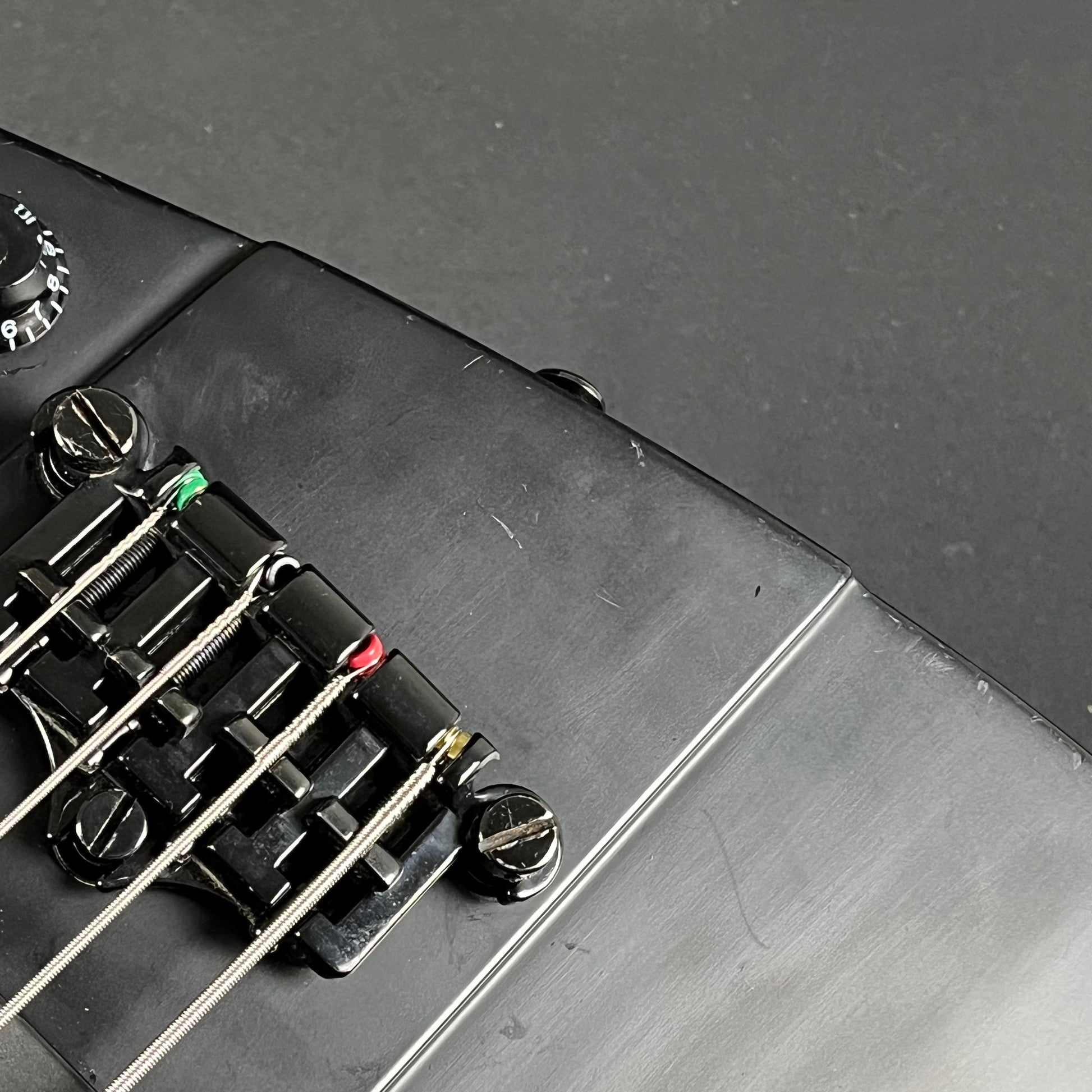 Epiphone Goth Thunderbird IV Bass