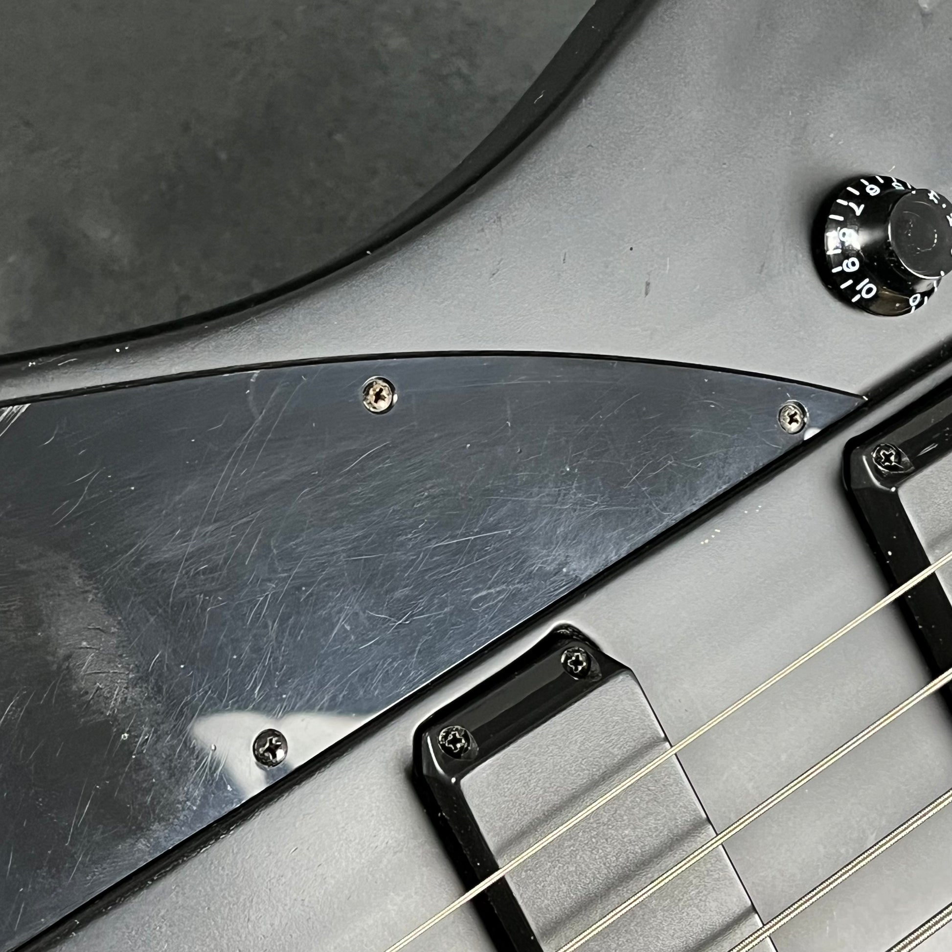 Epiphone Goth Thunderbird IV Bass