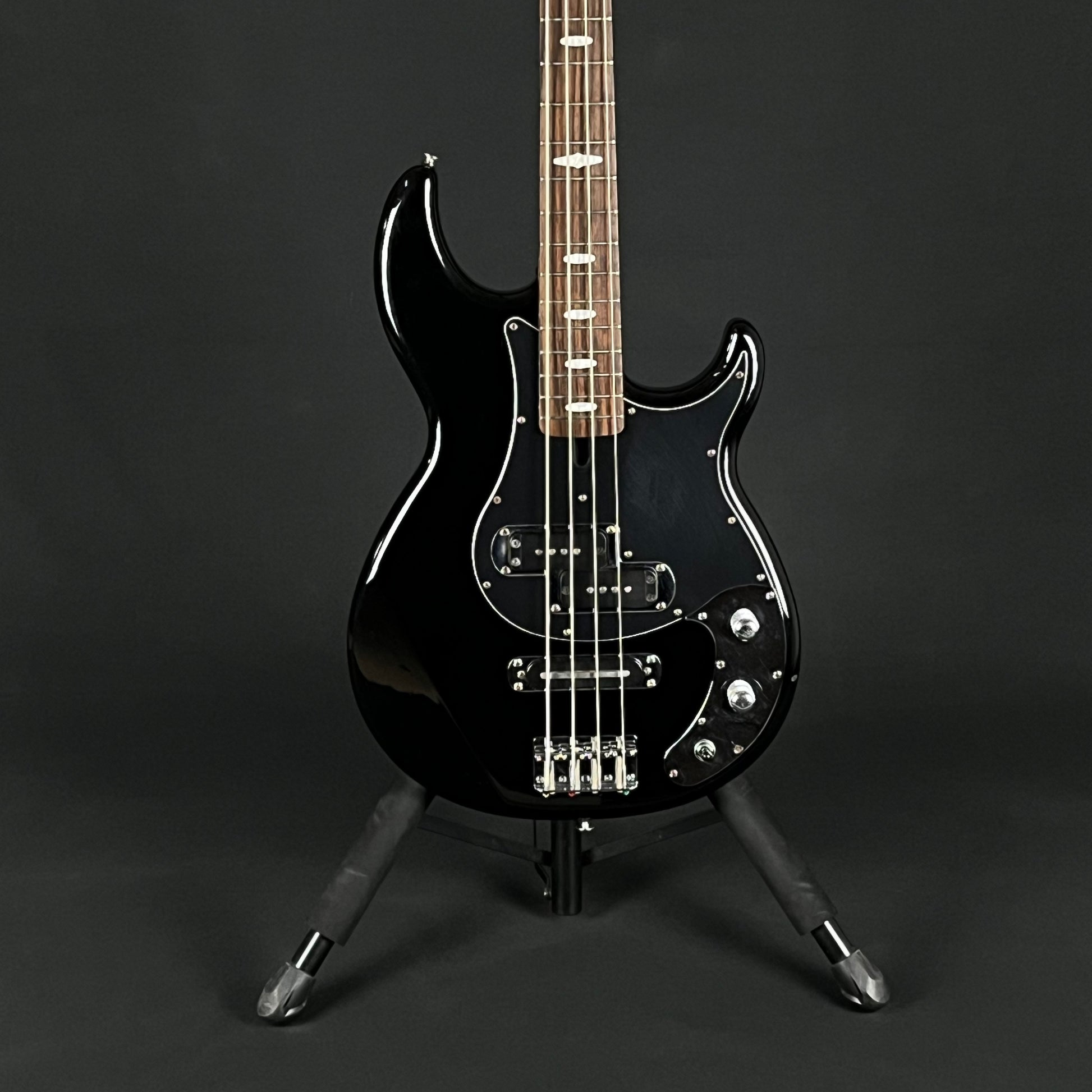 YAMAHA BB424X Bass