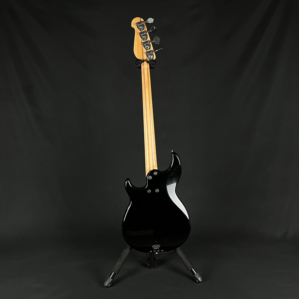 YAMAHA BB424X Bass