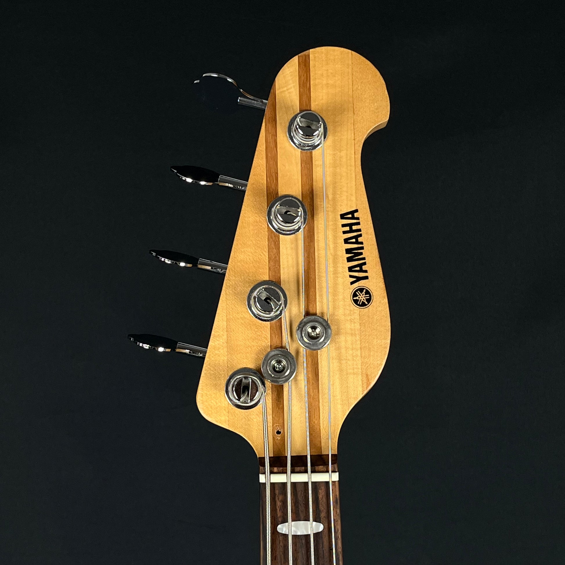 YAMAHA BB424X Bass
