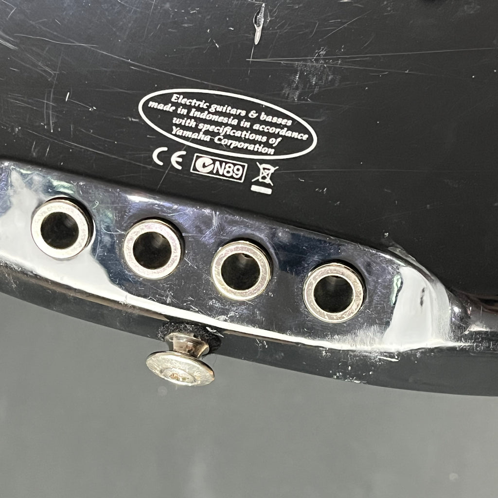 YAMAHA BB424X Bass