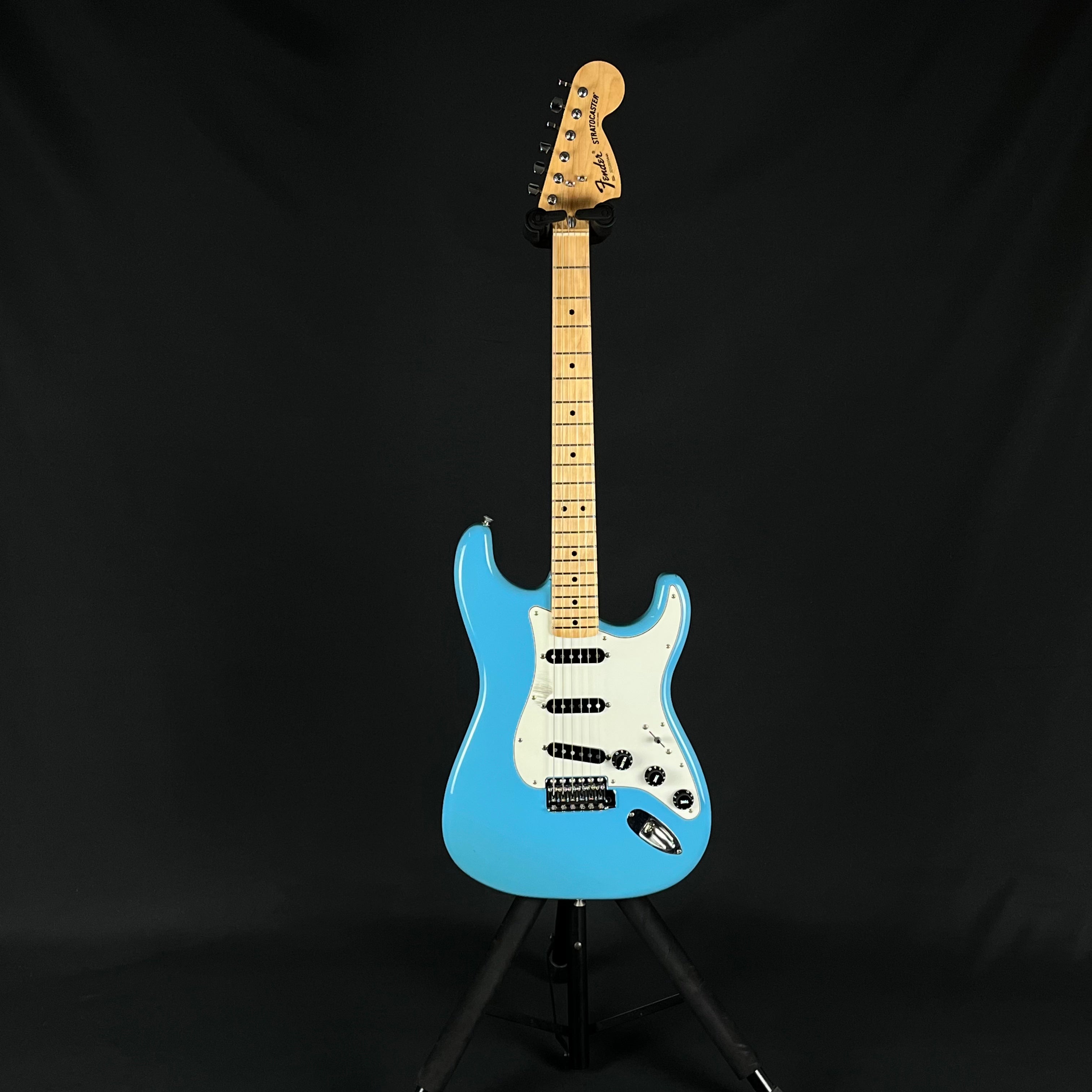 Fender Japan LTD International Color Stratocaster