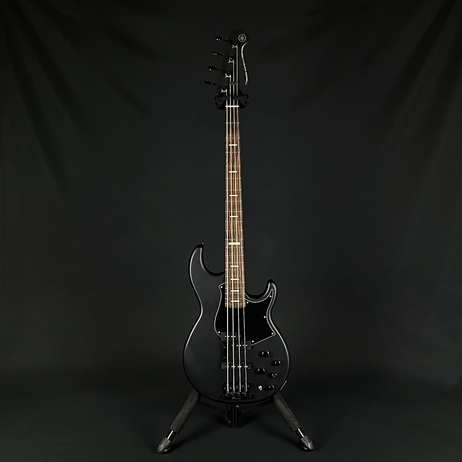 YAMAHA BB734A Bass
