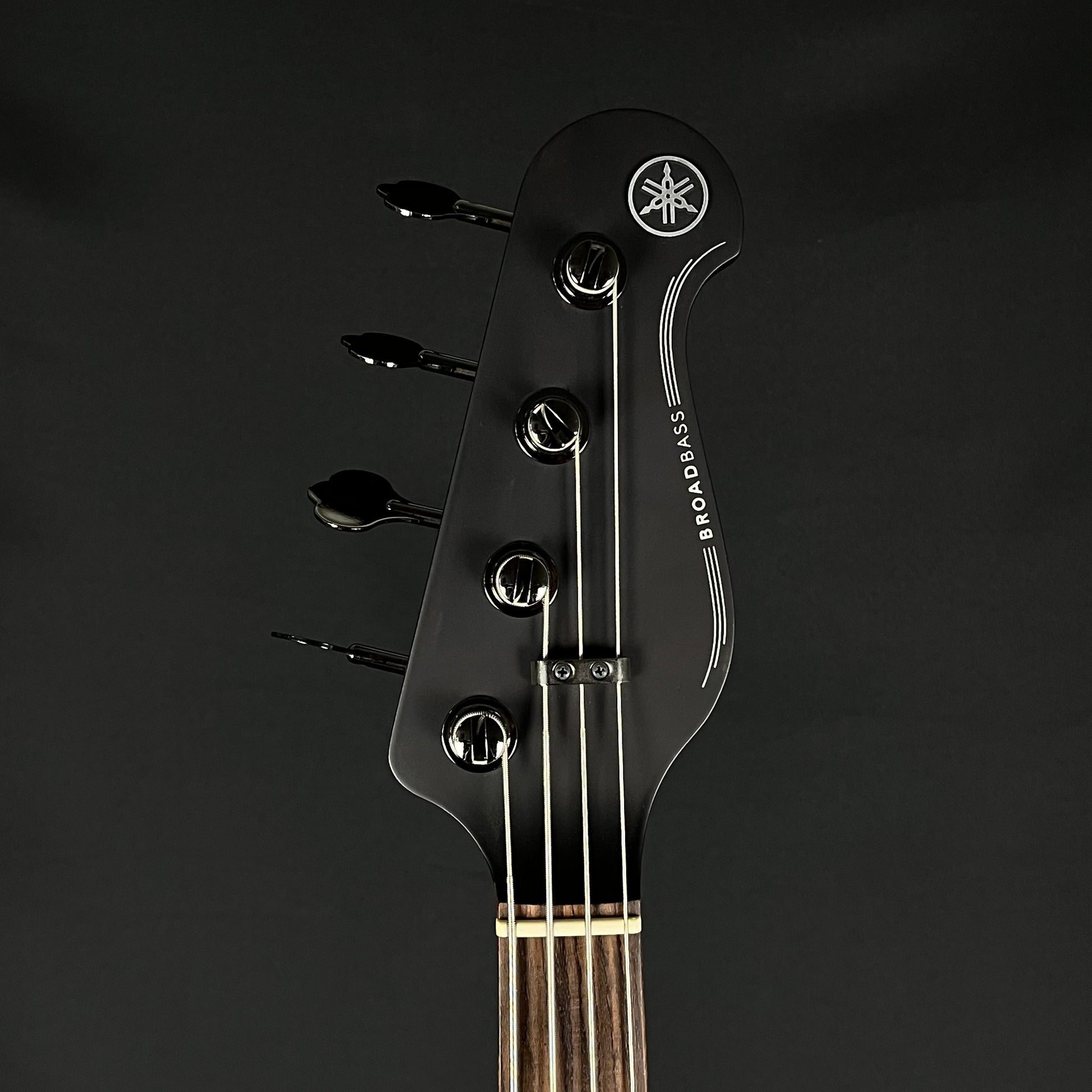 YAMAHA BB734A Bass