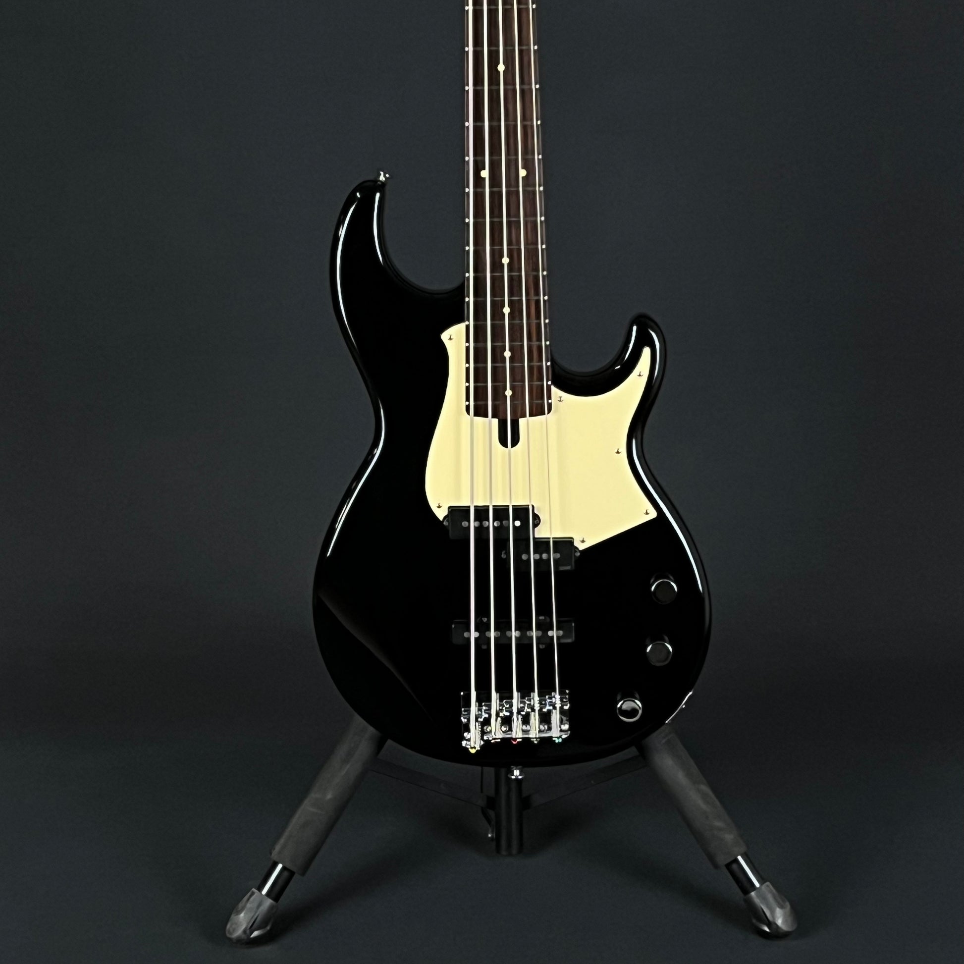 YAMAHA BB435 Bass