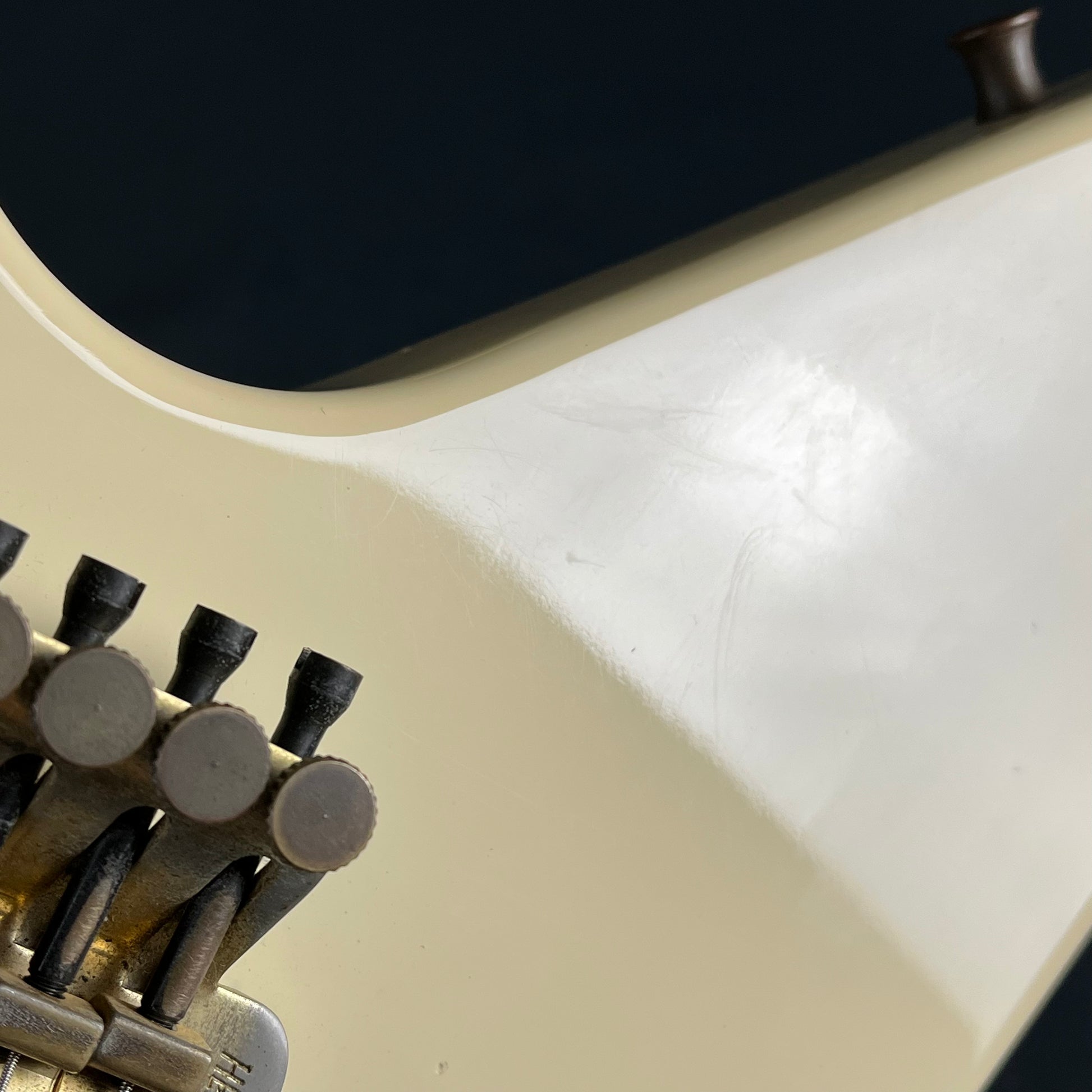 FERNANDES Flying V
