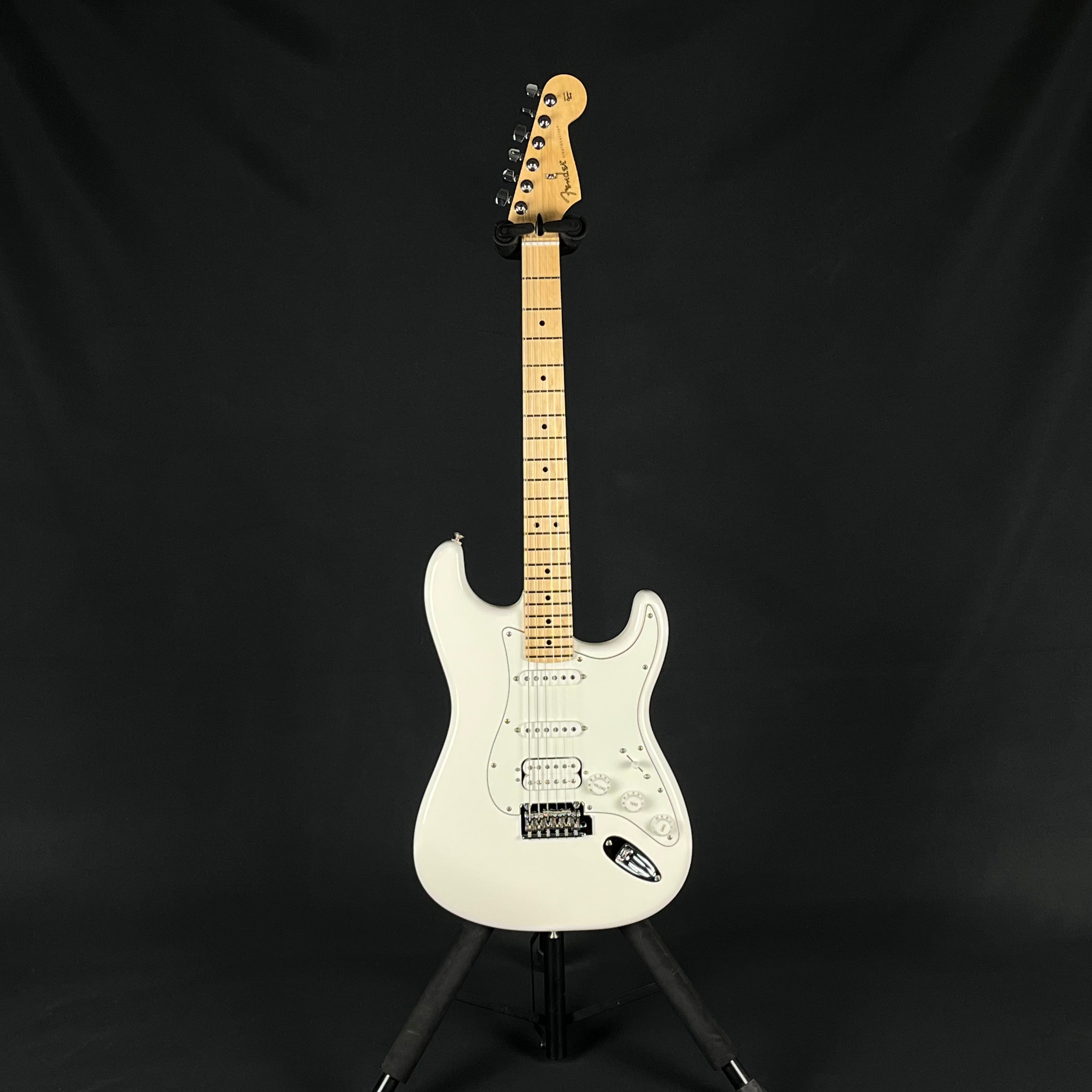Fender Player Stratocaster HSS PW MN