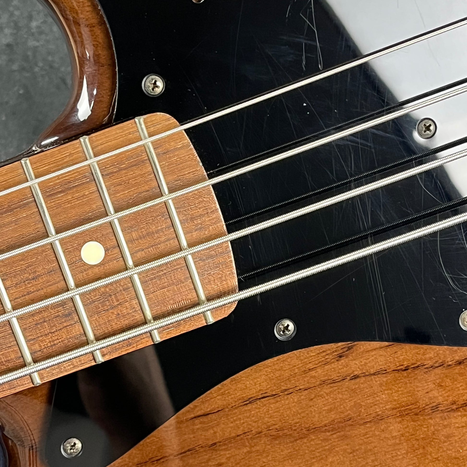 Fender Japan Classic 60 Jazz Bass Walnut