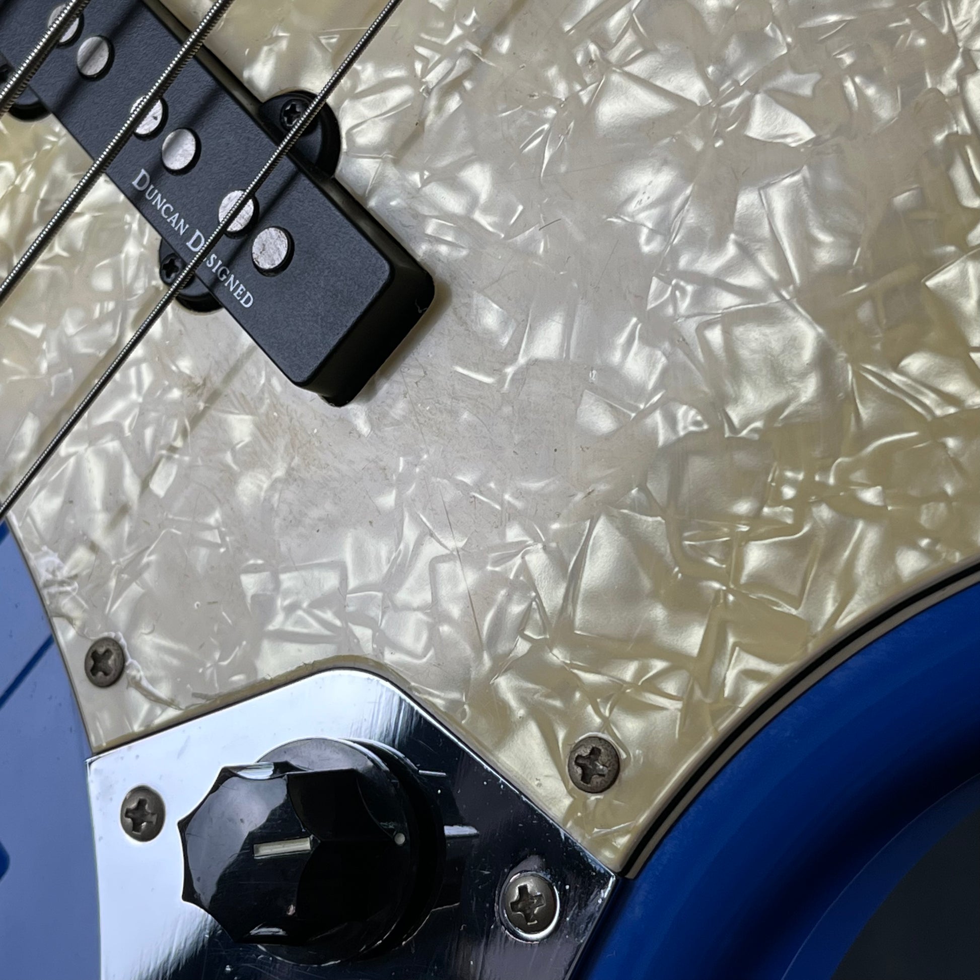 Squier Tomomi Jazz Bass SKB