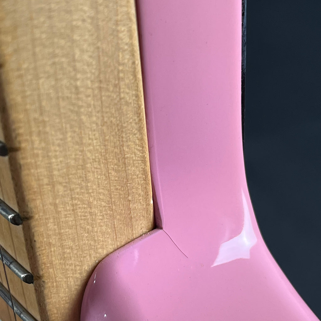 Squier Hello Kitty Stratocaster 2006