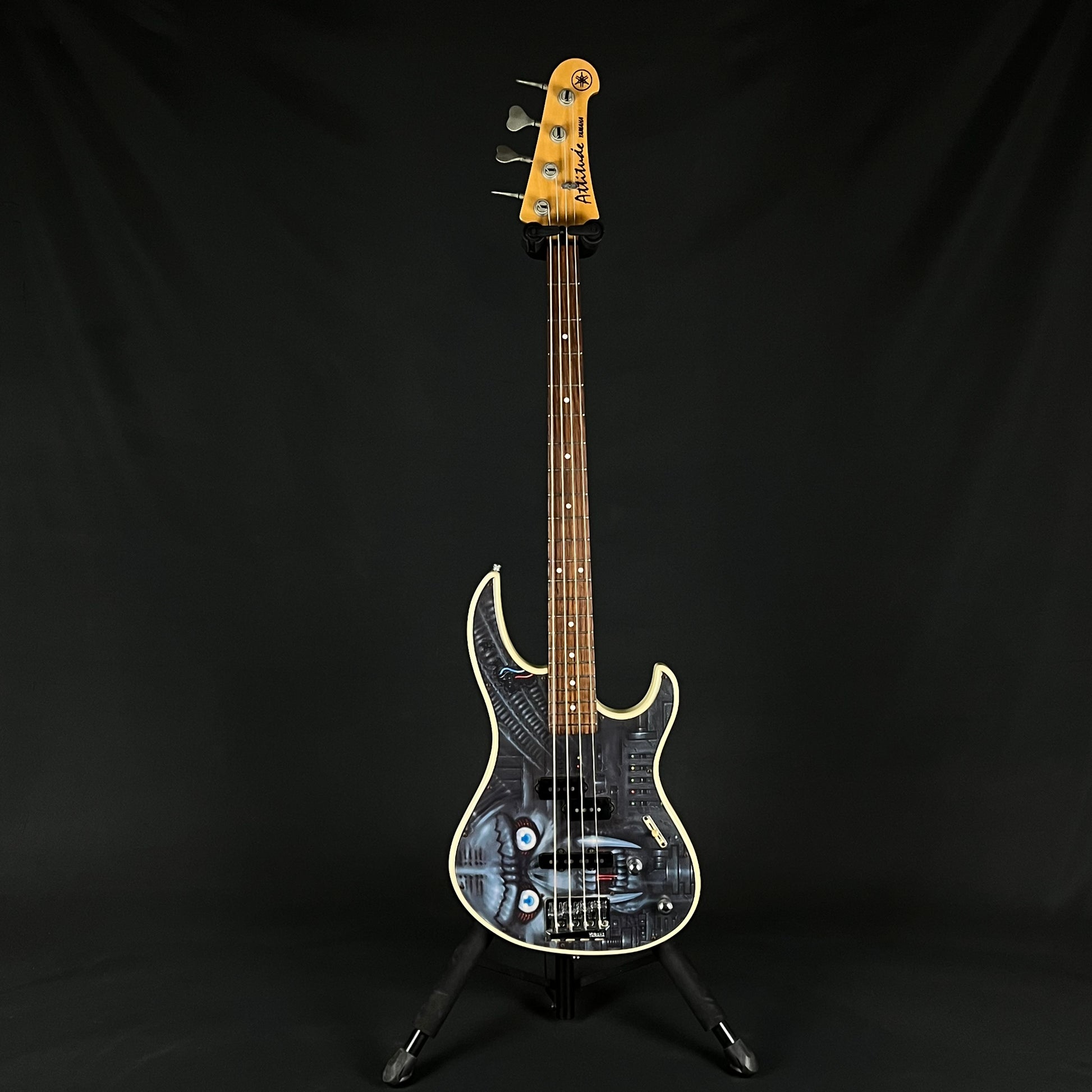 YAMAHA Attitude Bass ** Mod **