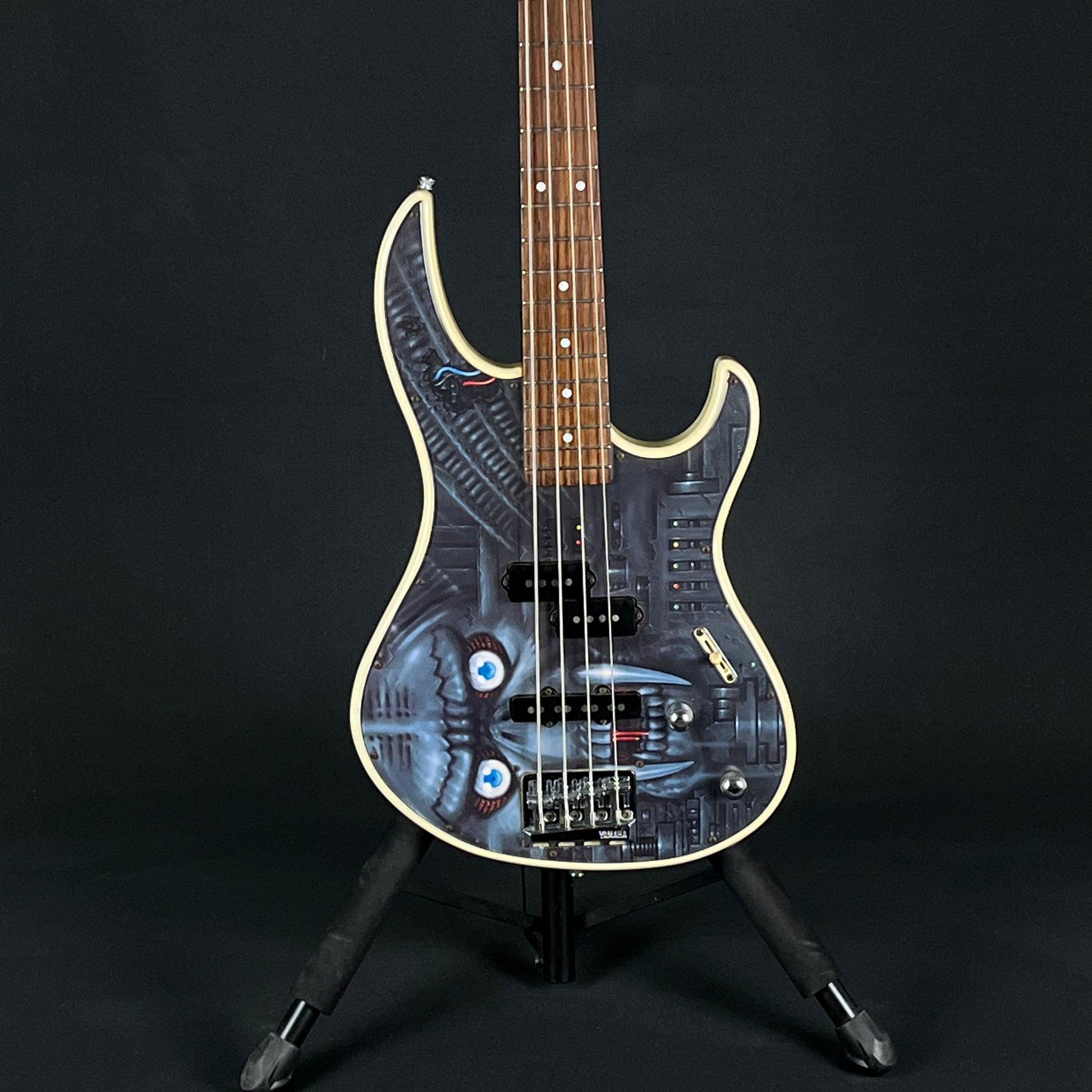 YAMAHA Attitude Bass ** Mod **