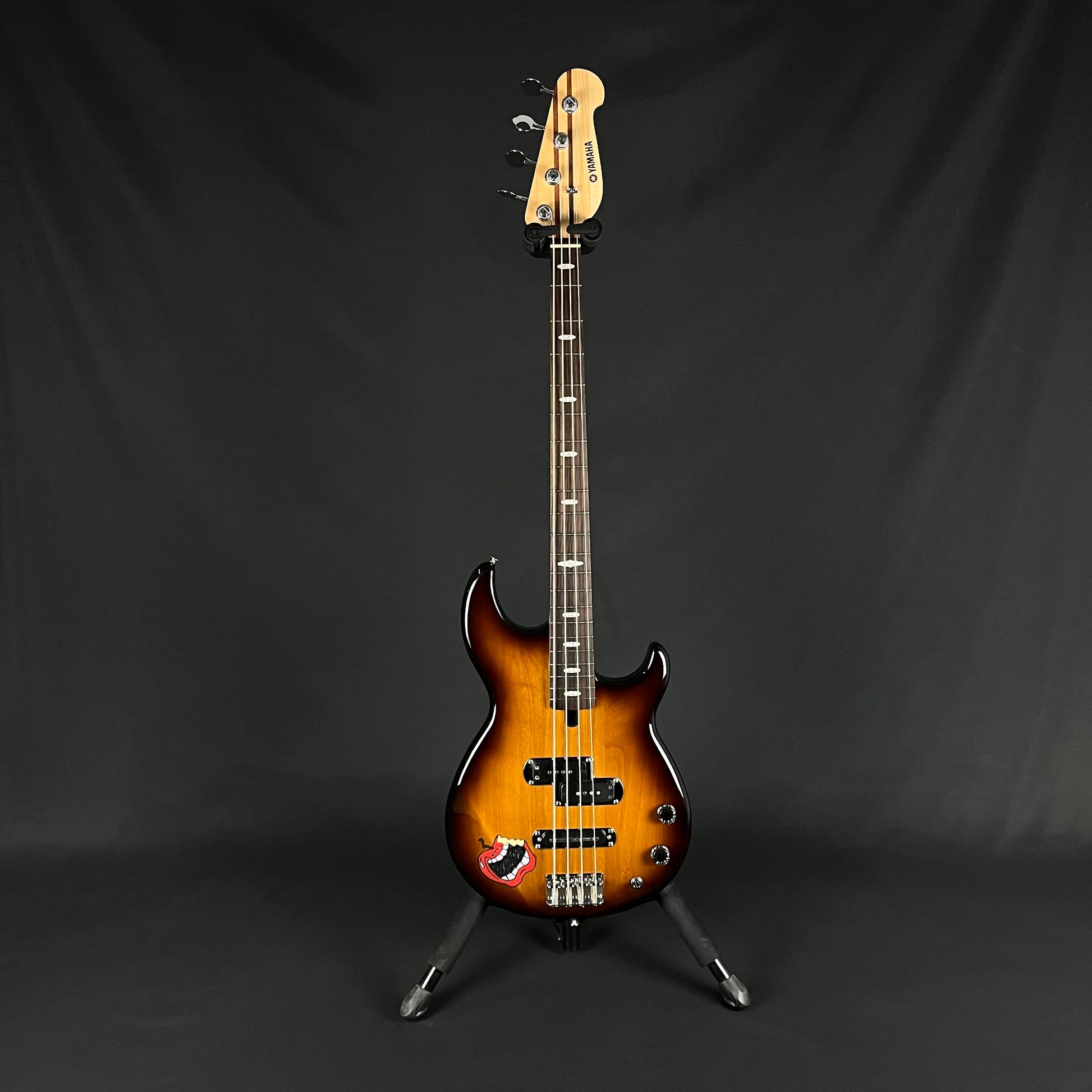 YAMAHA BB424 Bass
