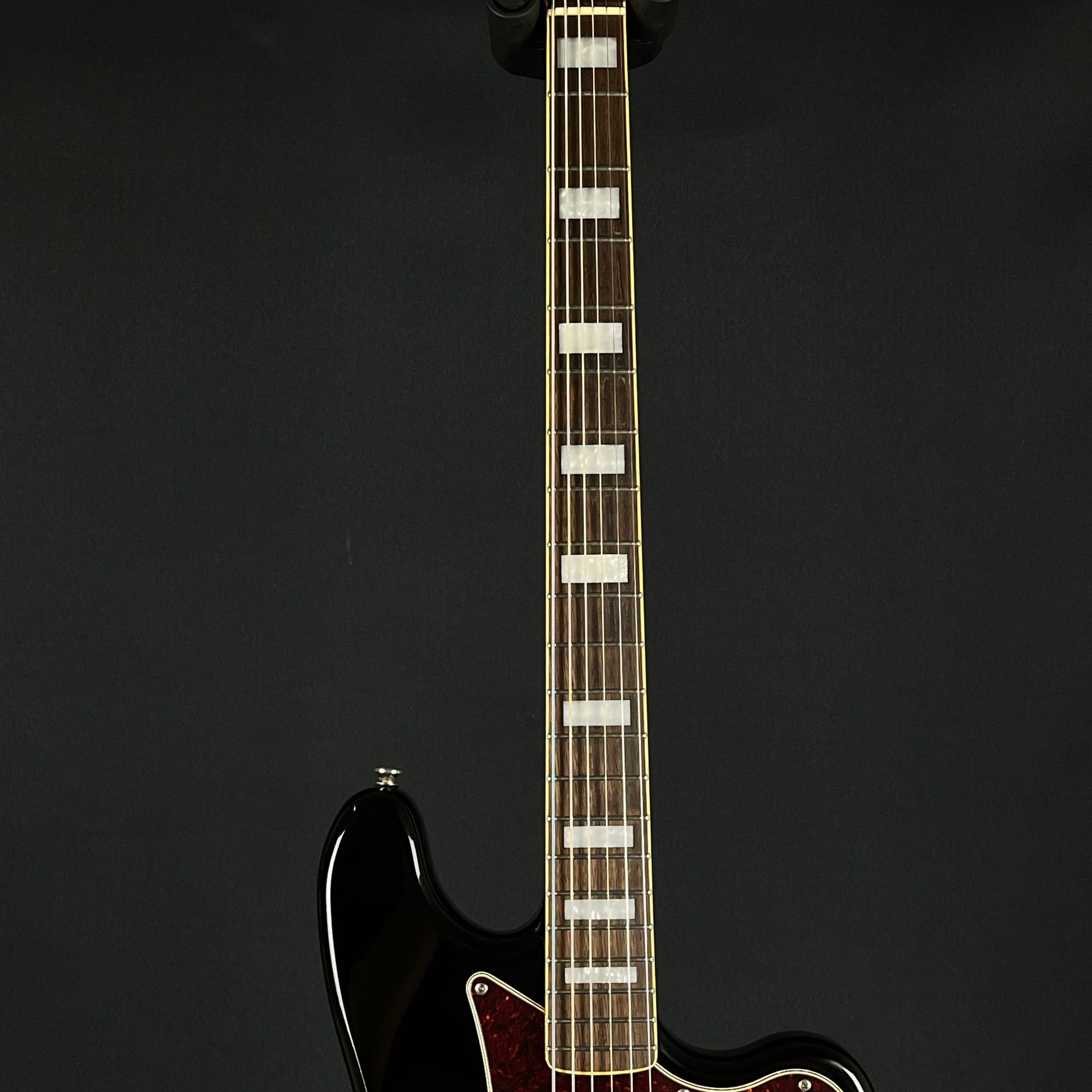 Squier Classic Vibe Bass VI