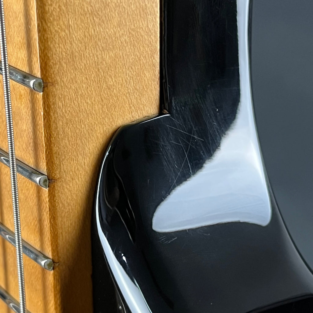 Squier Badtz-Maru Bronco Bass