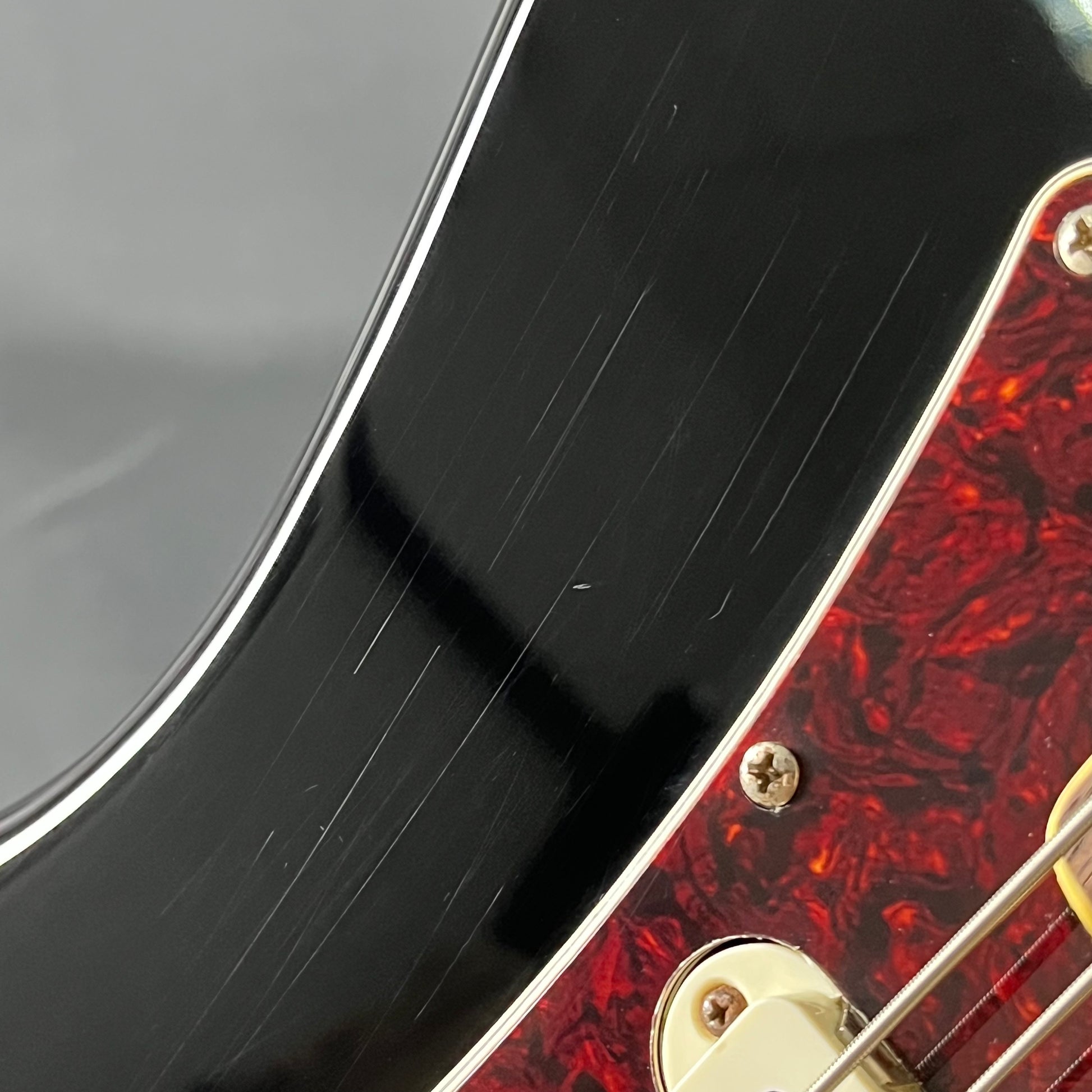 Squier Classic Vibe Bass VI