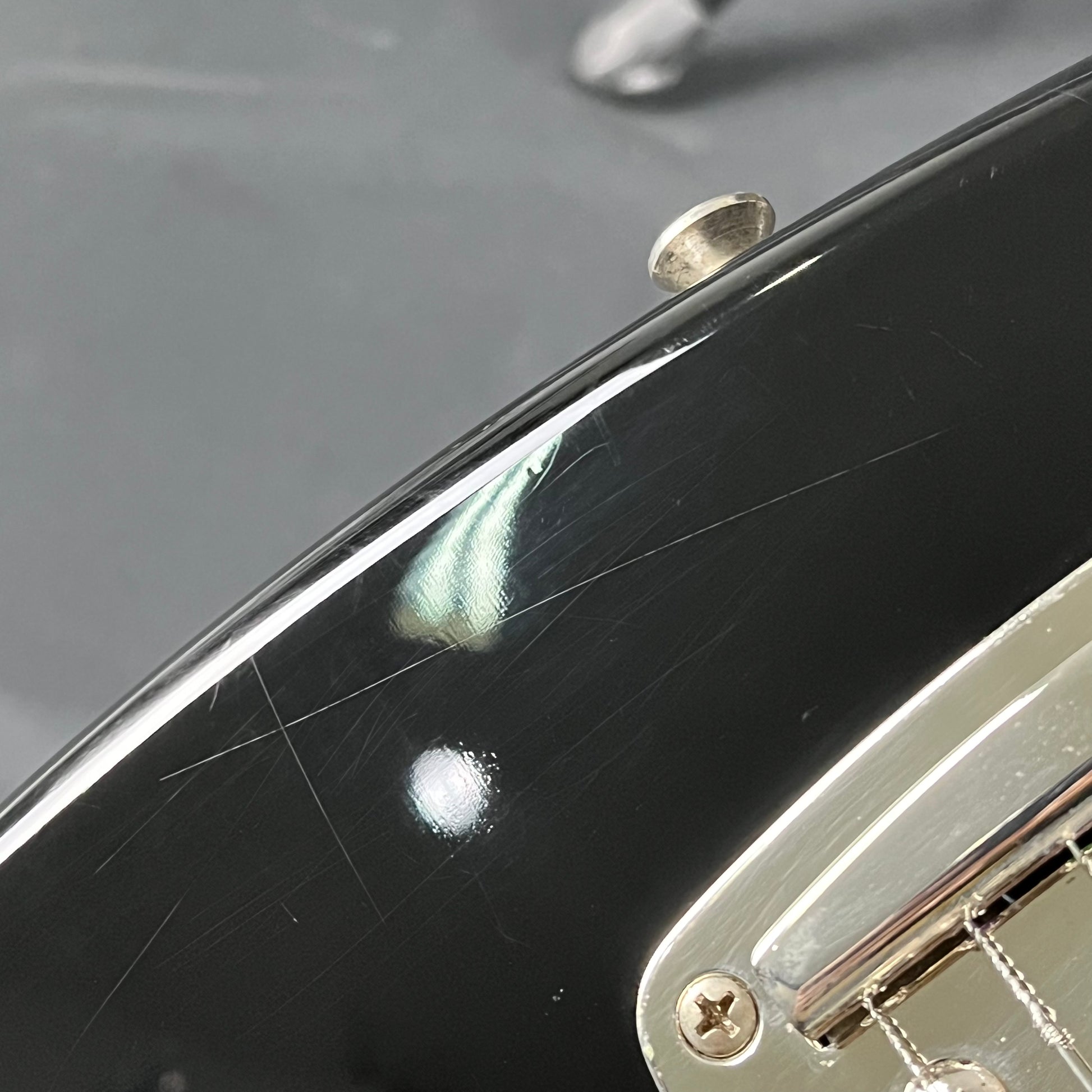 Squier Classic Vibe Bass VI