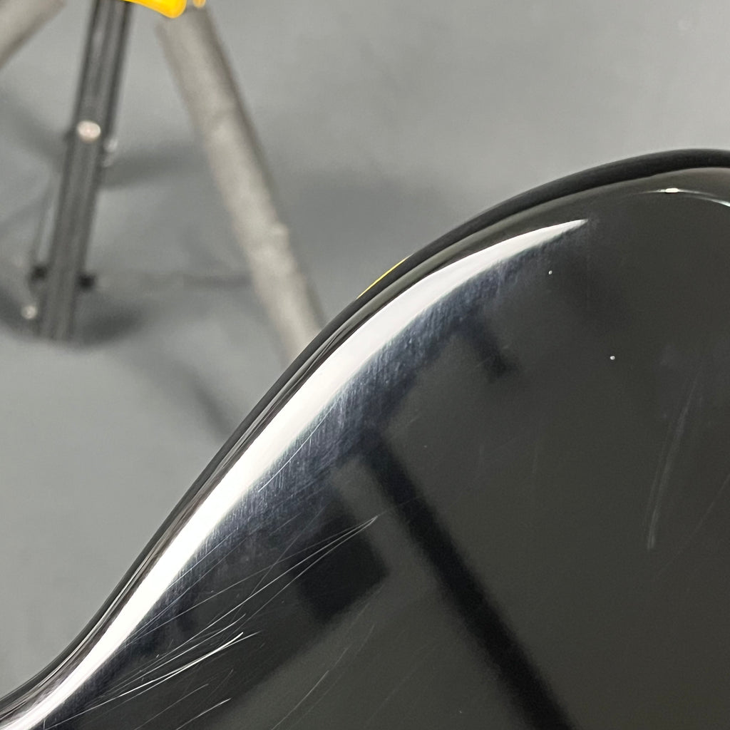 Squier Classic Vibe Bass VI