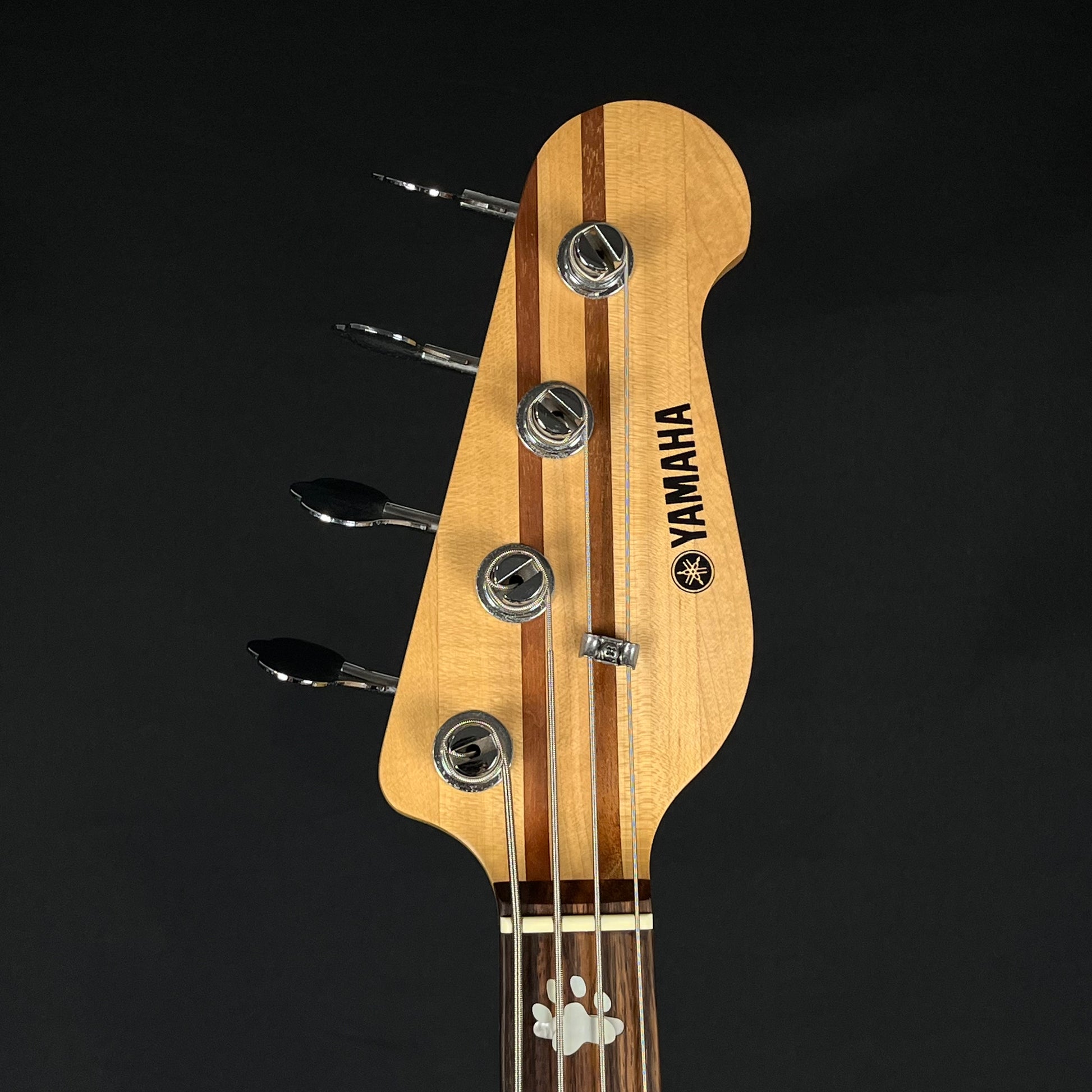 YAMAHA BB424X Bass