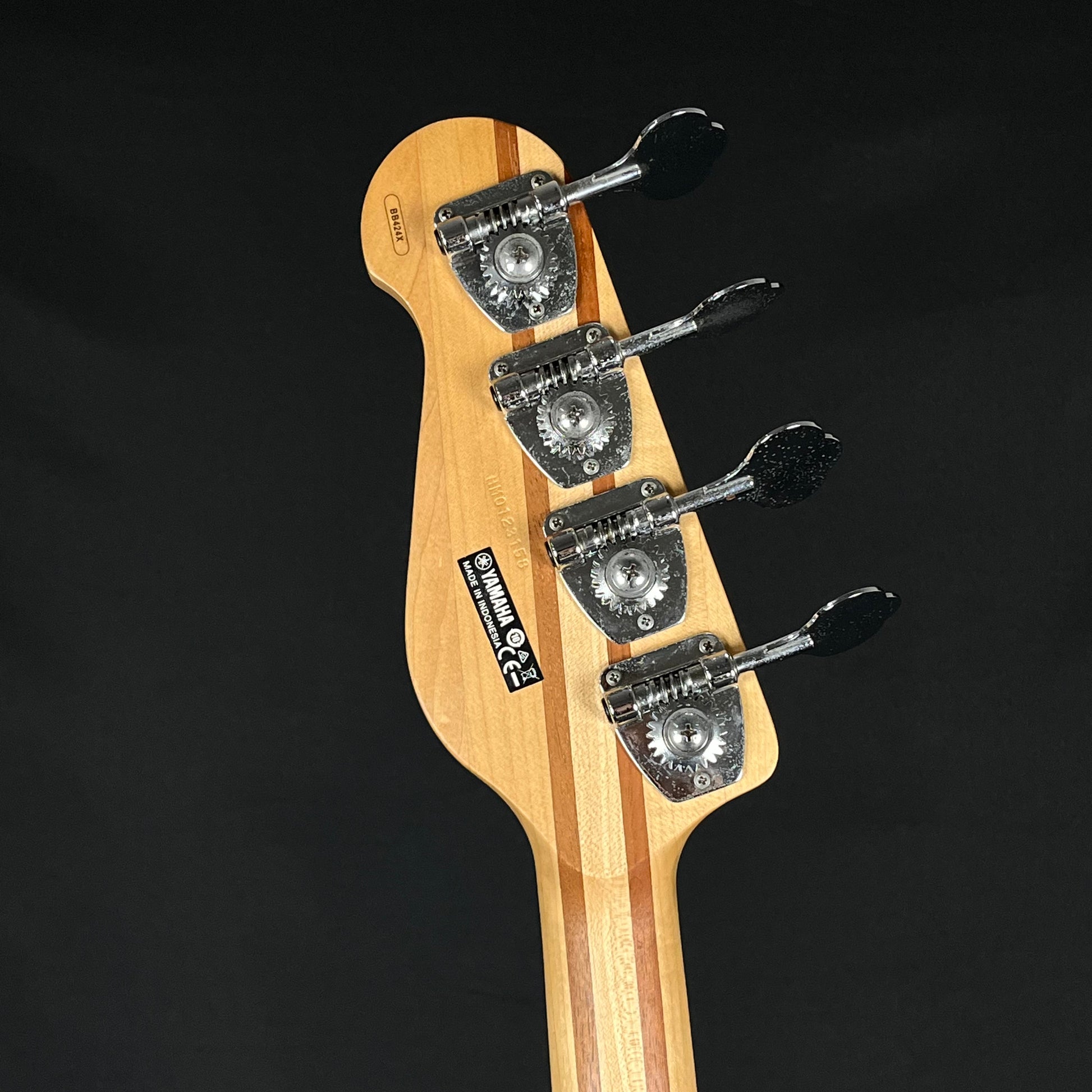 YAMAHA BB424X Bass