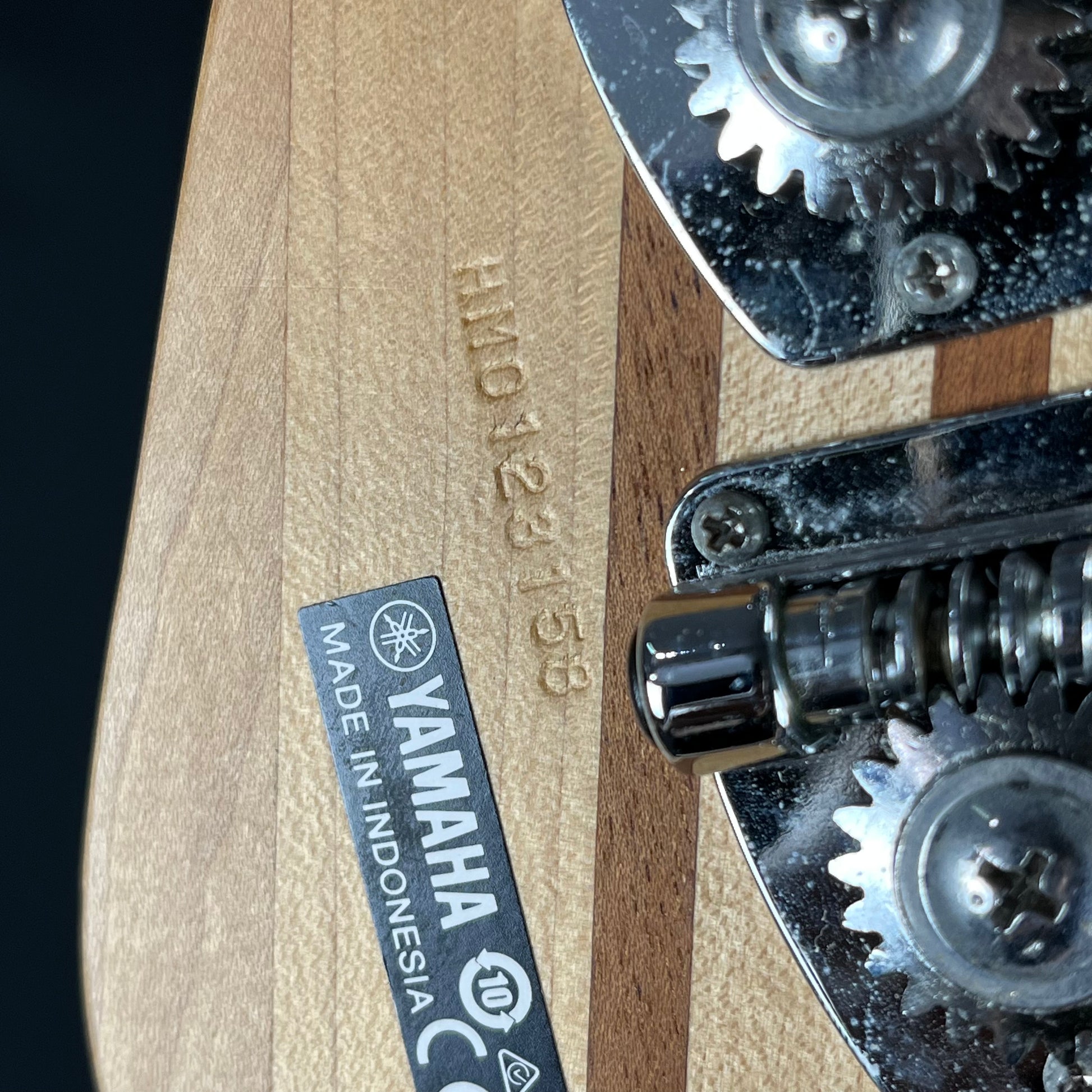 YAMAHA BB424X Bass