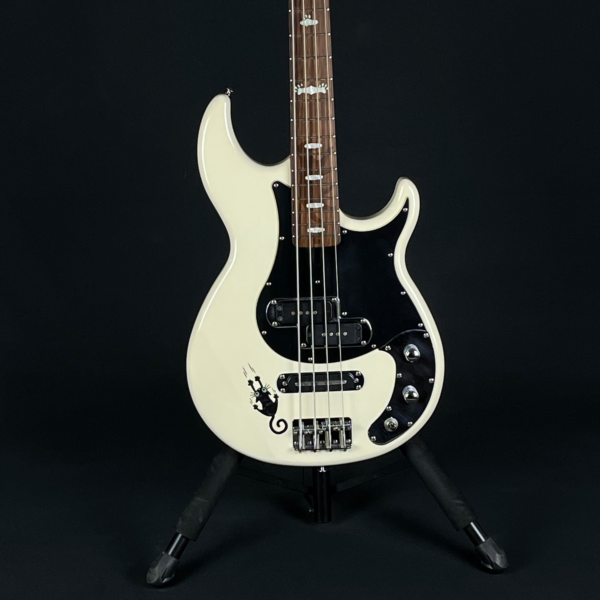 YAMAHA BB424X Bass