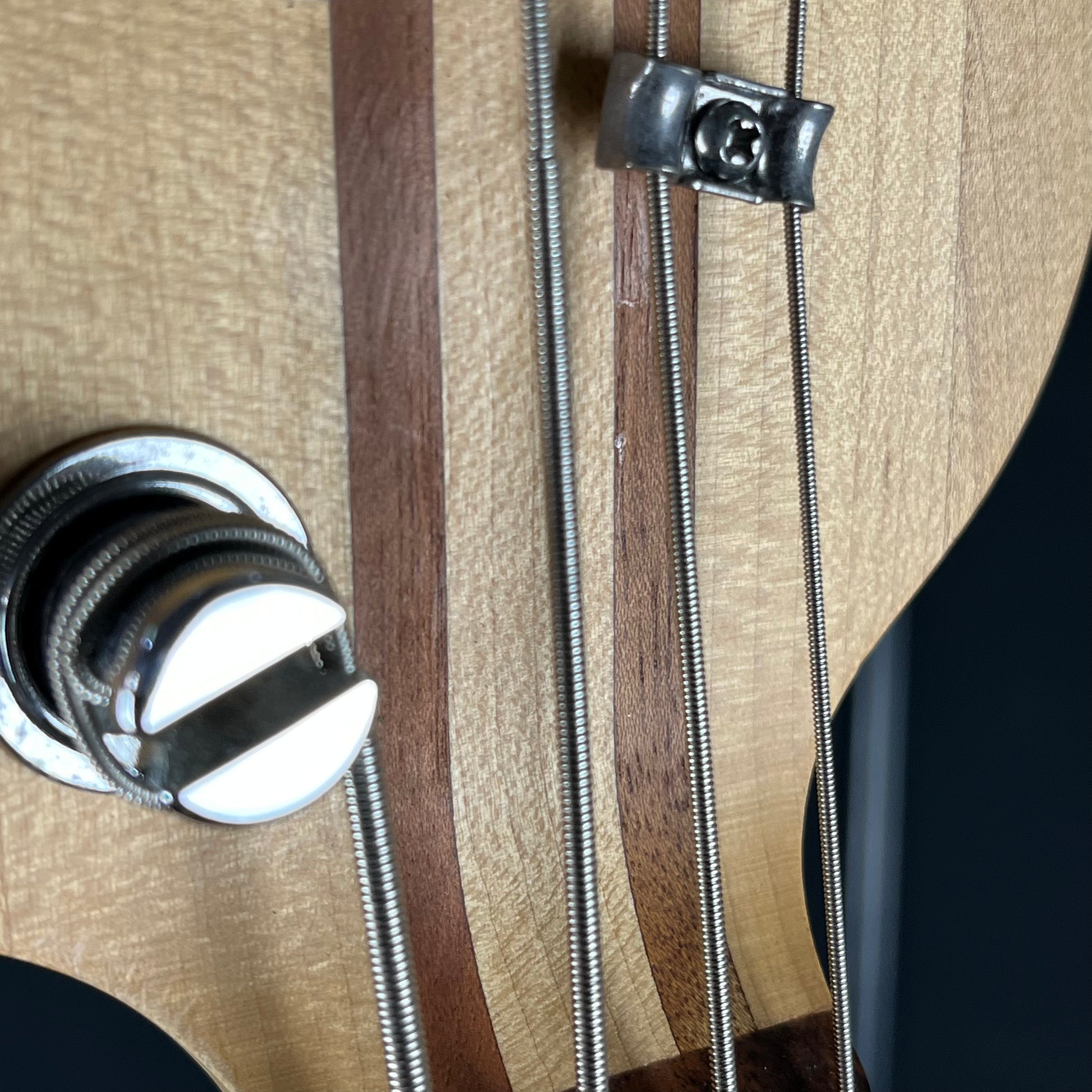 YAMAHA BB424X Bass