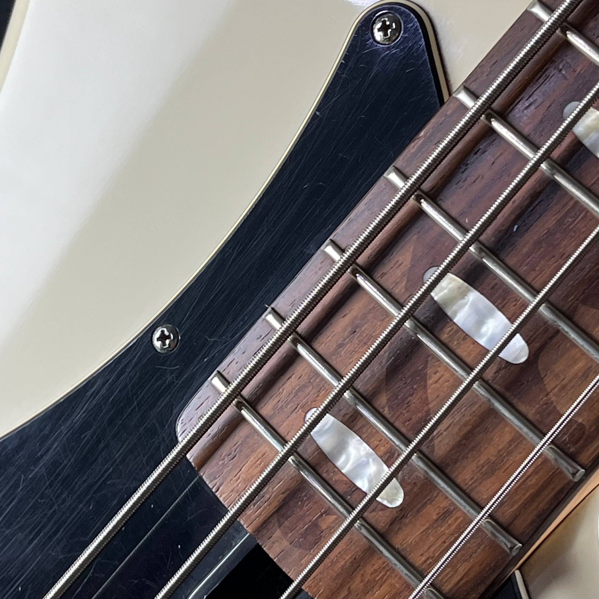 YAMAHA BB424X Bass