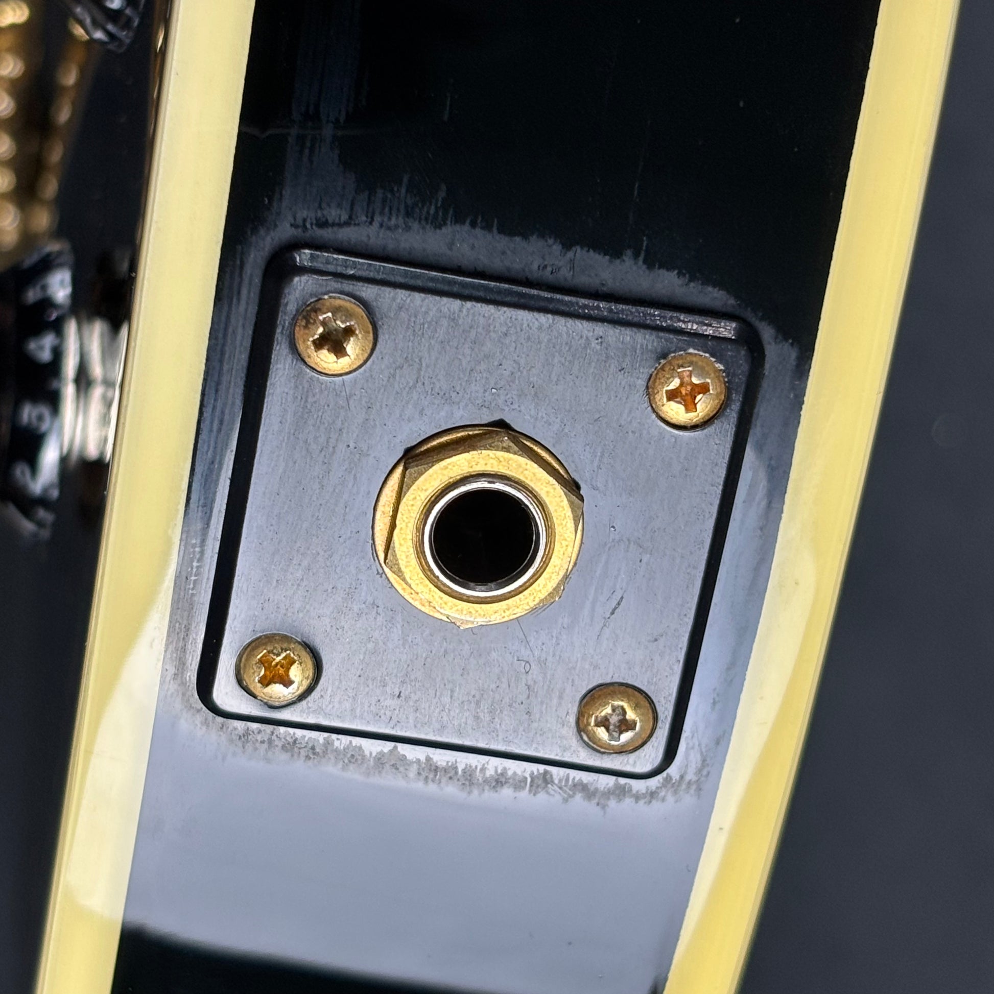 Epiphone Les Paul Custom *คอร้าว*