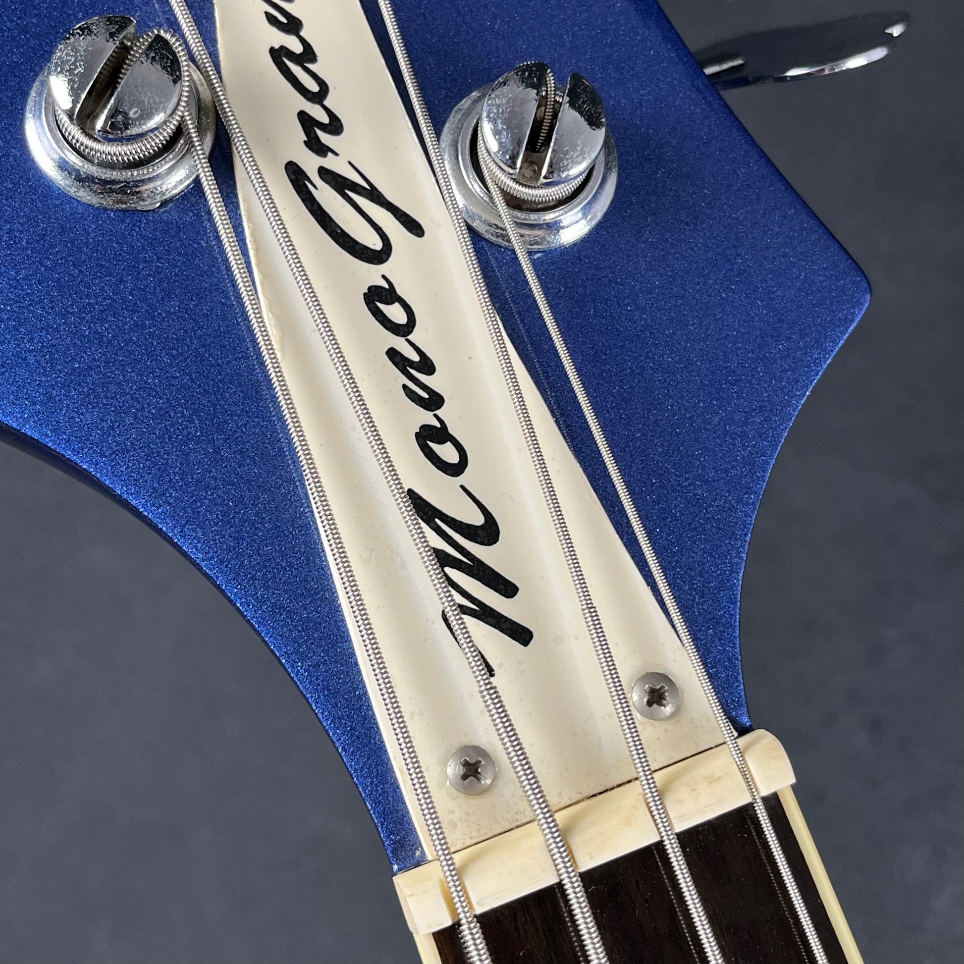 Monogram MR-900B Bass