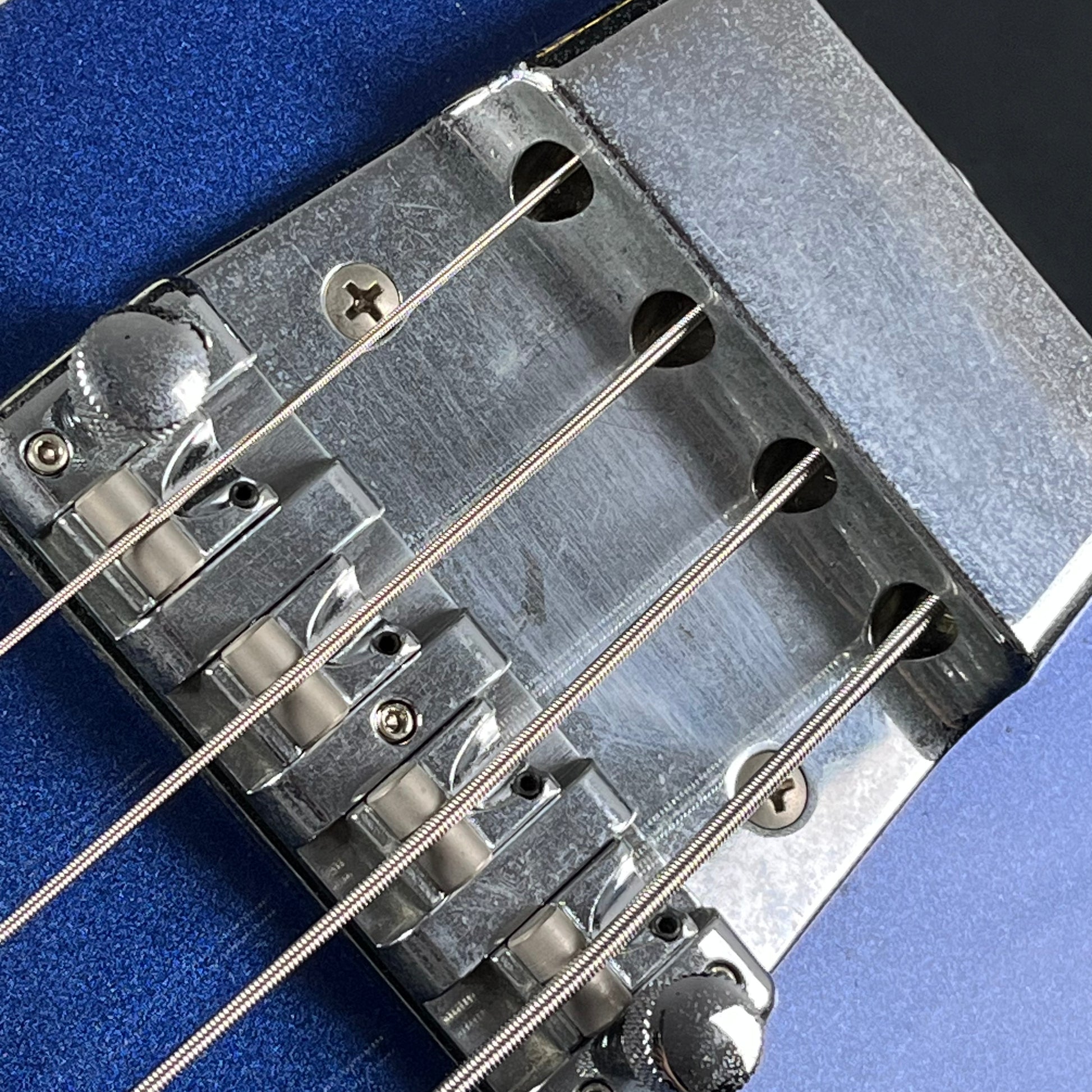Monogram MR-900B Bass