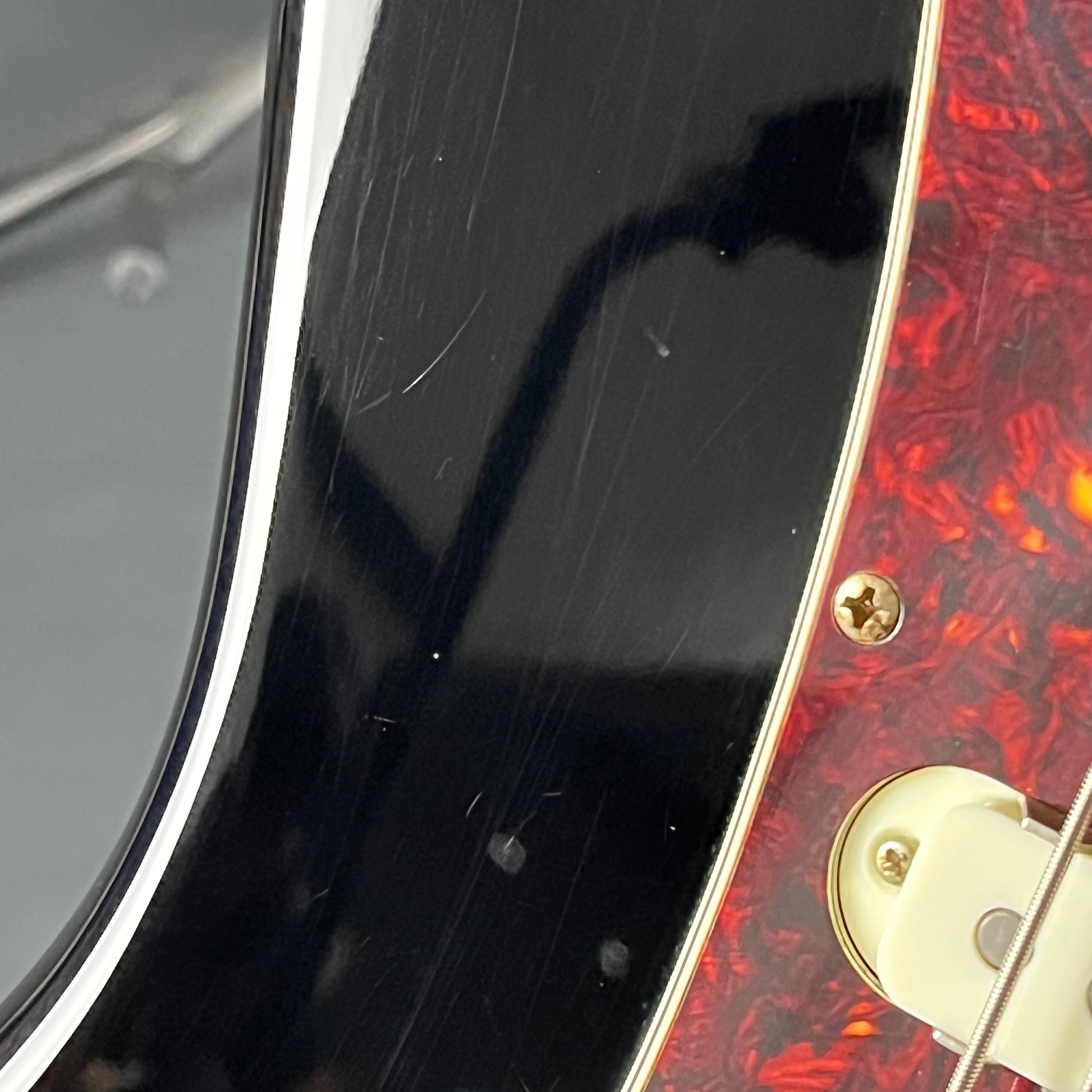 Squier Classic Vibe Bass VI 2019