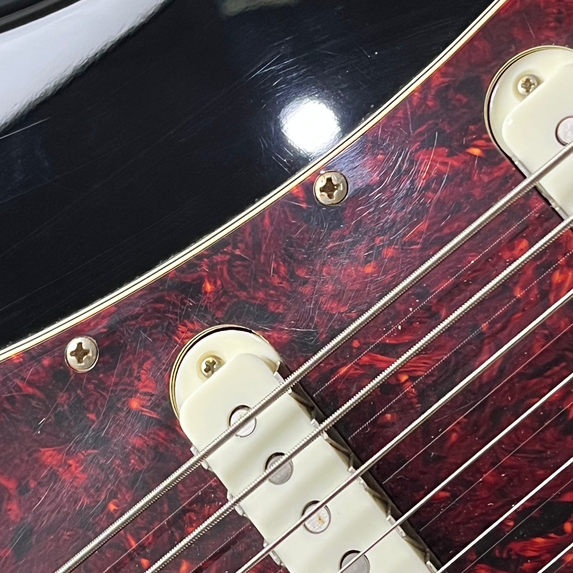 Squier Classic Vibe Bass VI 2019