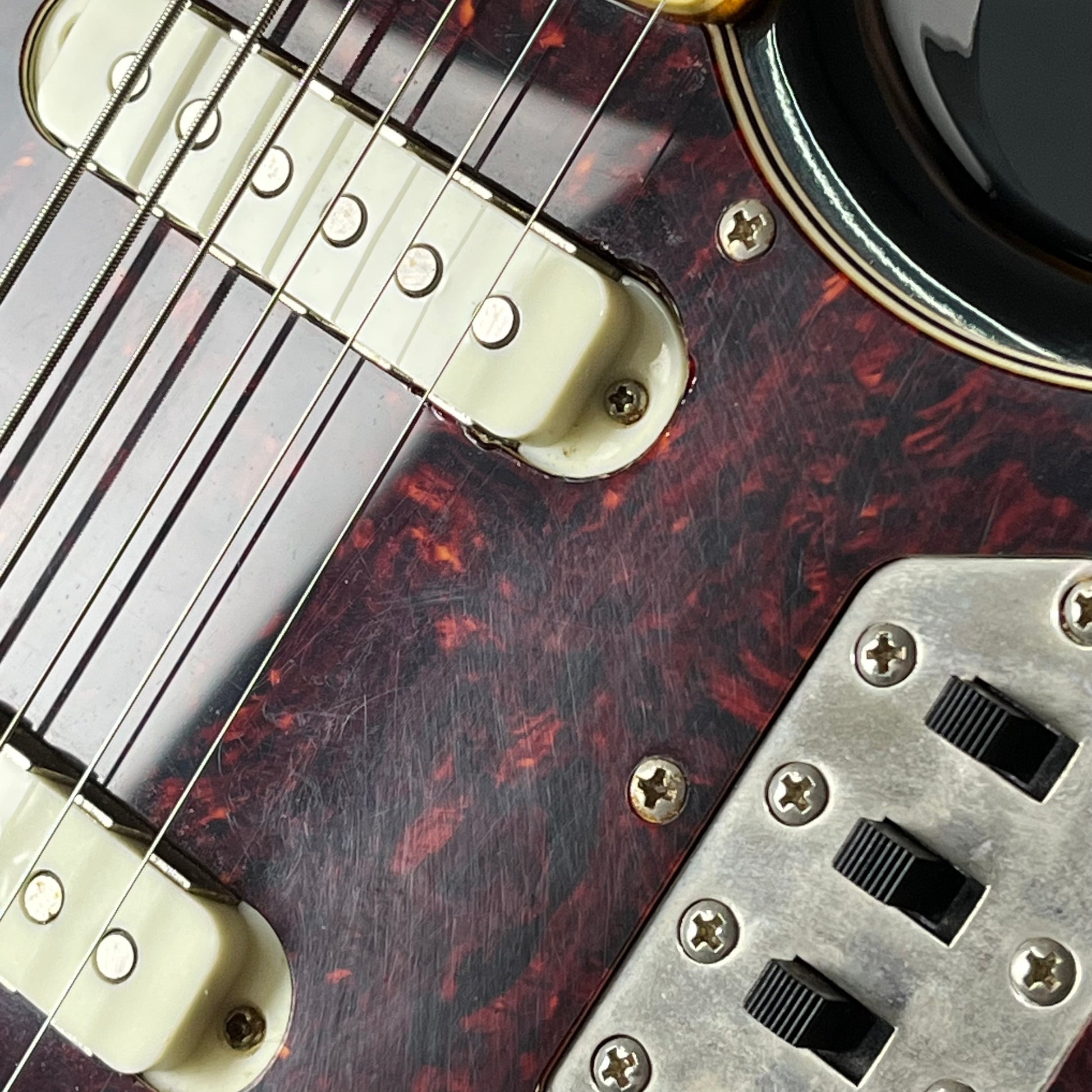 Squier Classic Vibe Bass VI 2019