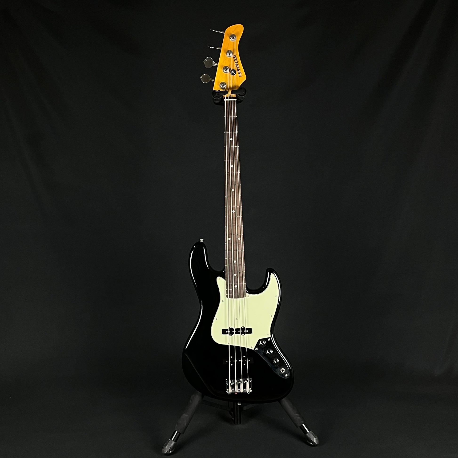 Fernandes Jazz Bass