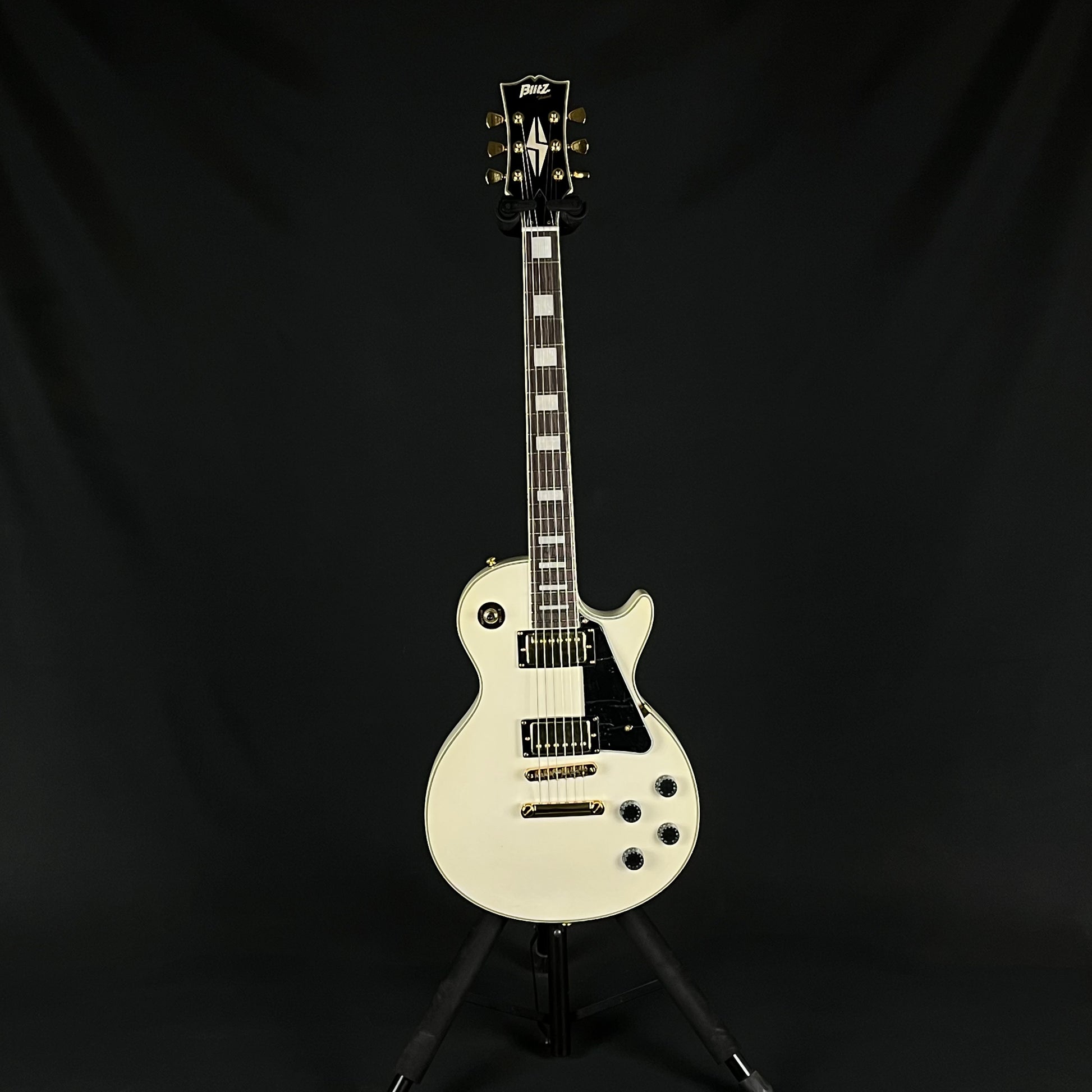 Blitz by Aria Pro II Les Paul Custom