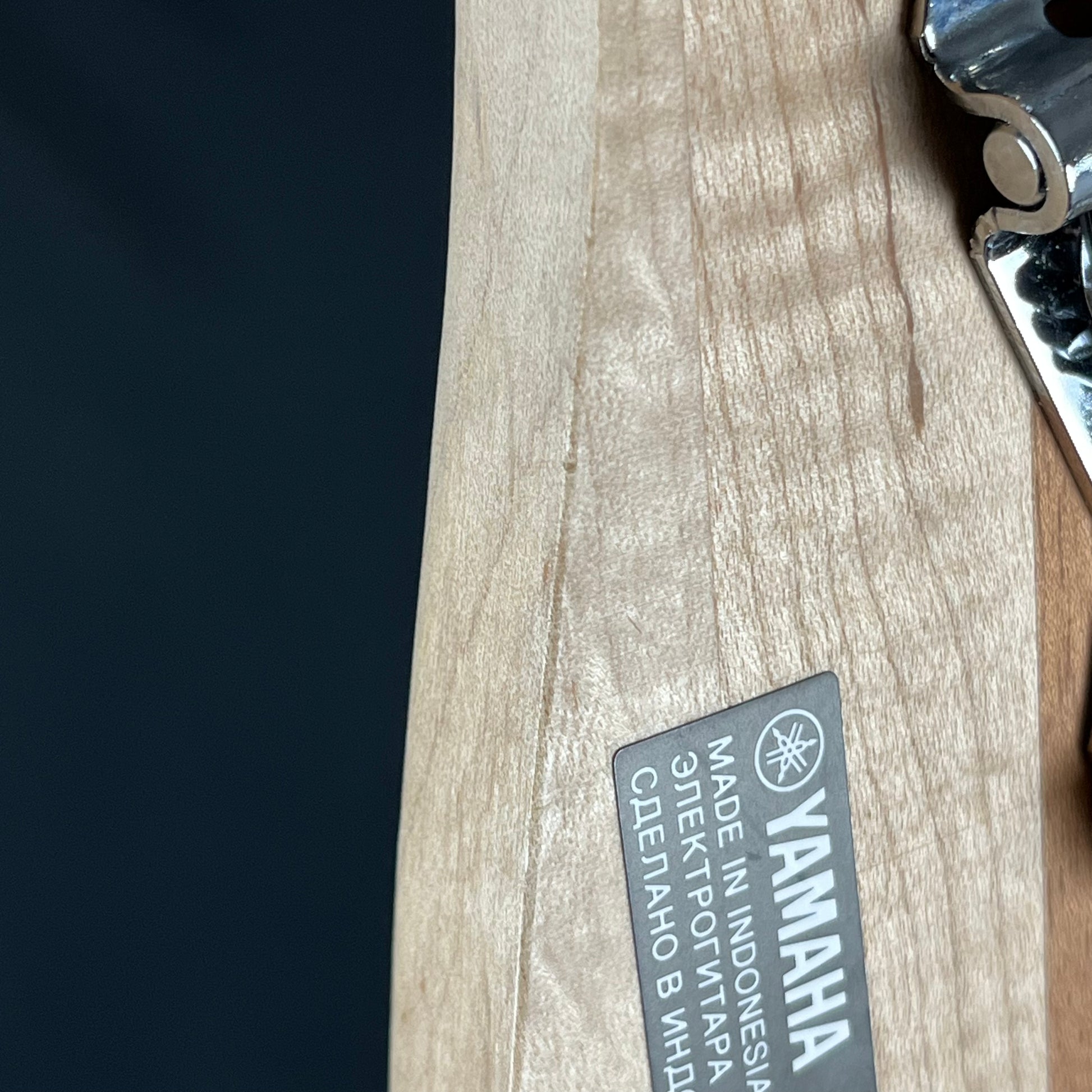 YAMAHA BB434 Bass
